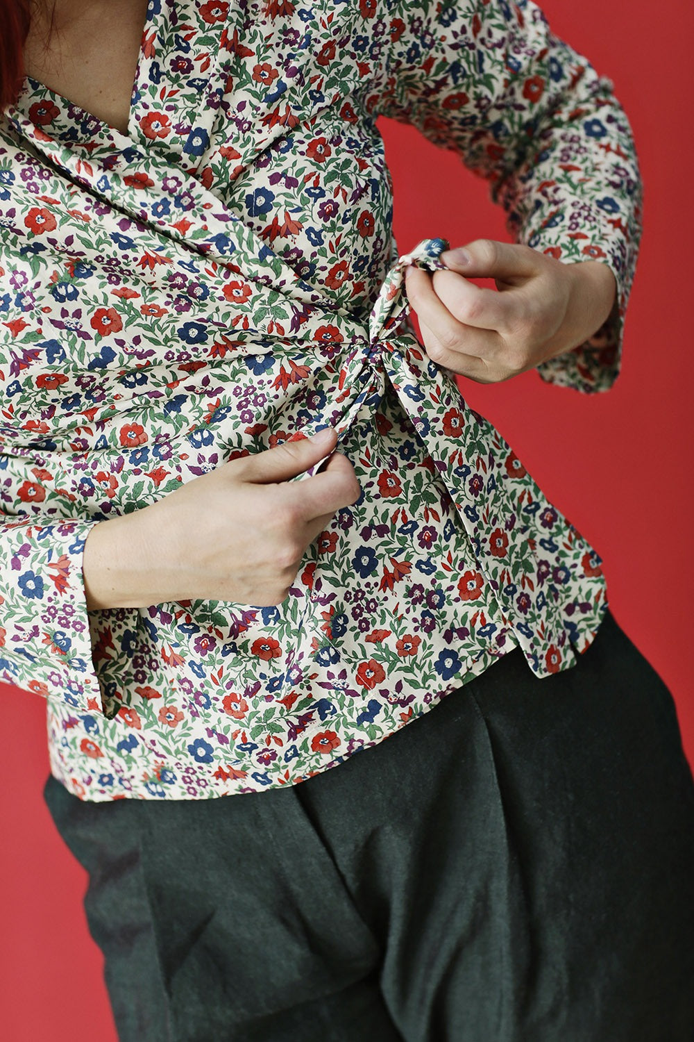 mc870a-multicolor-flower print-liberty-mcverdi-mamie-cotton-wrap over shirt-4