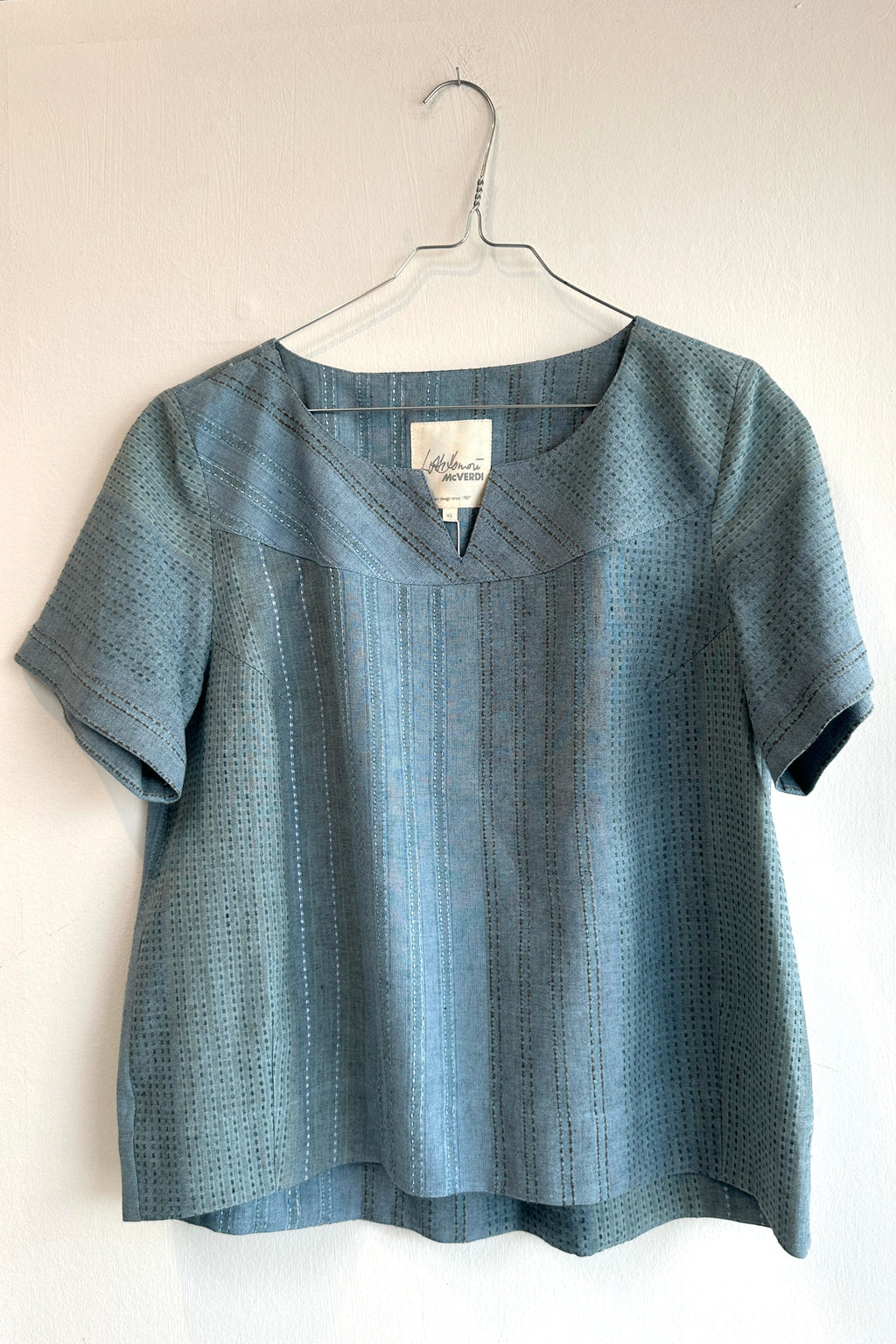 Fin seablue bluse i smukt vævet stof