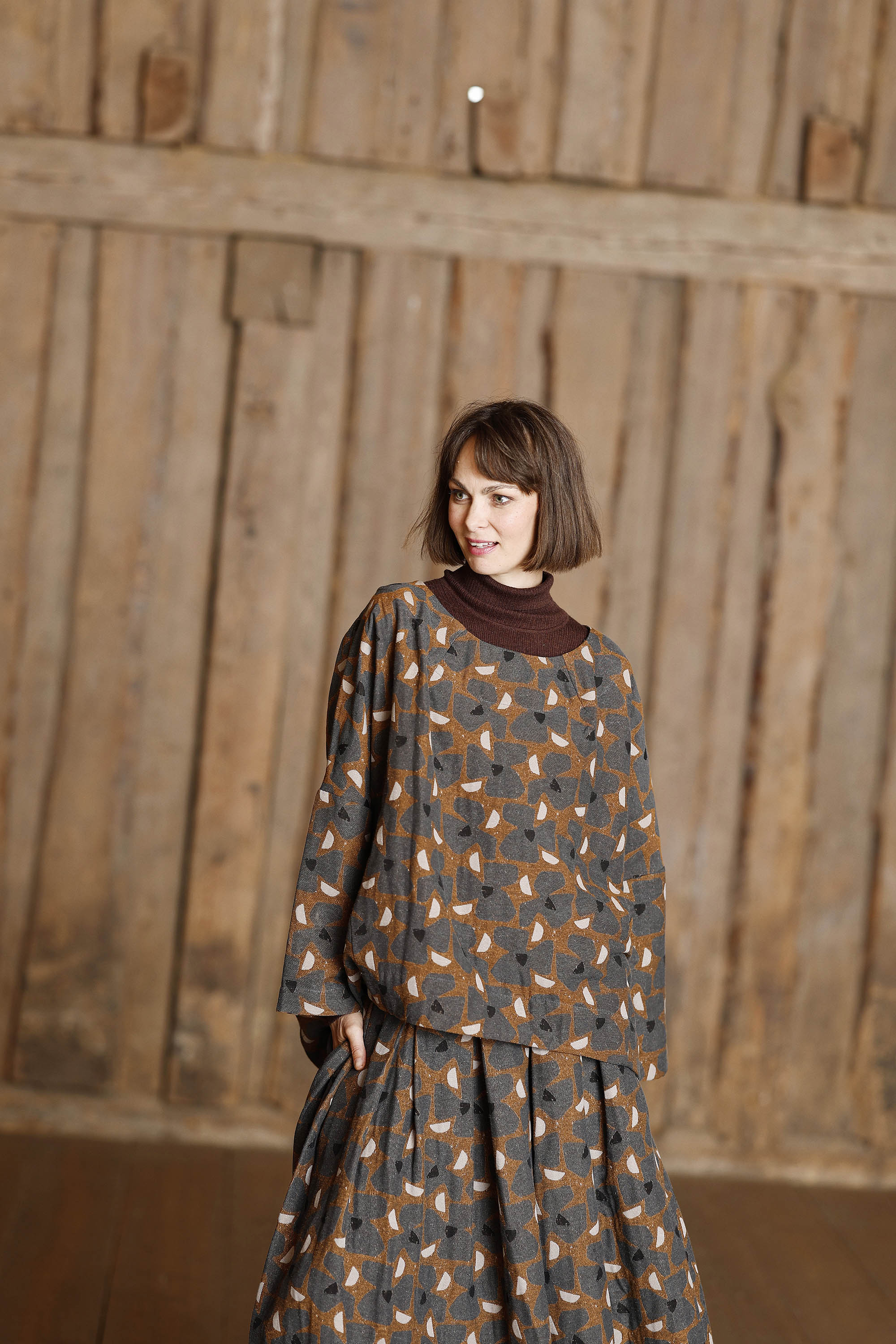 Blouse with a cool print by Brâncuși