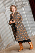 Jacquard vævet kimono med elegant grafisk mønster