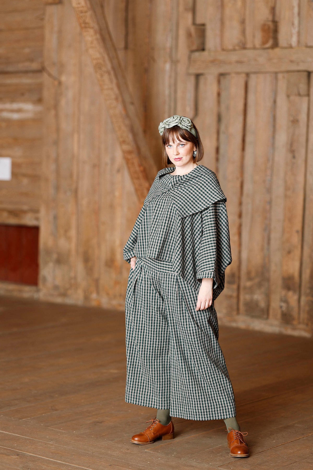 Ternet buksenederdel i grøn/grå