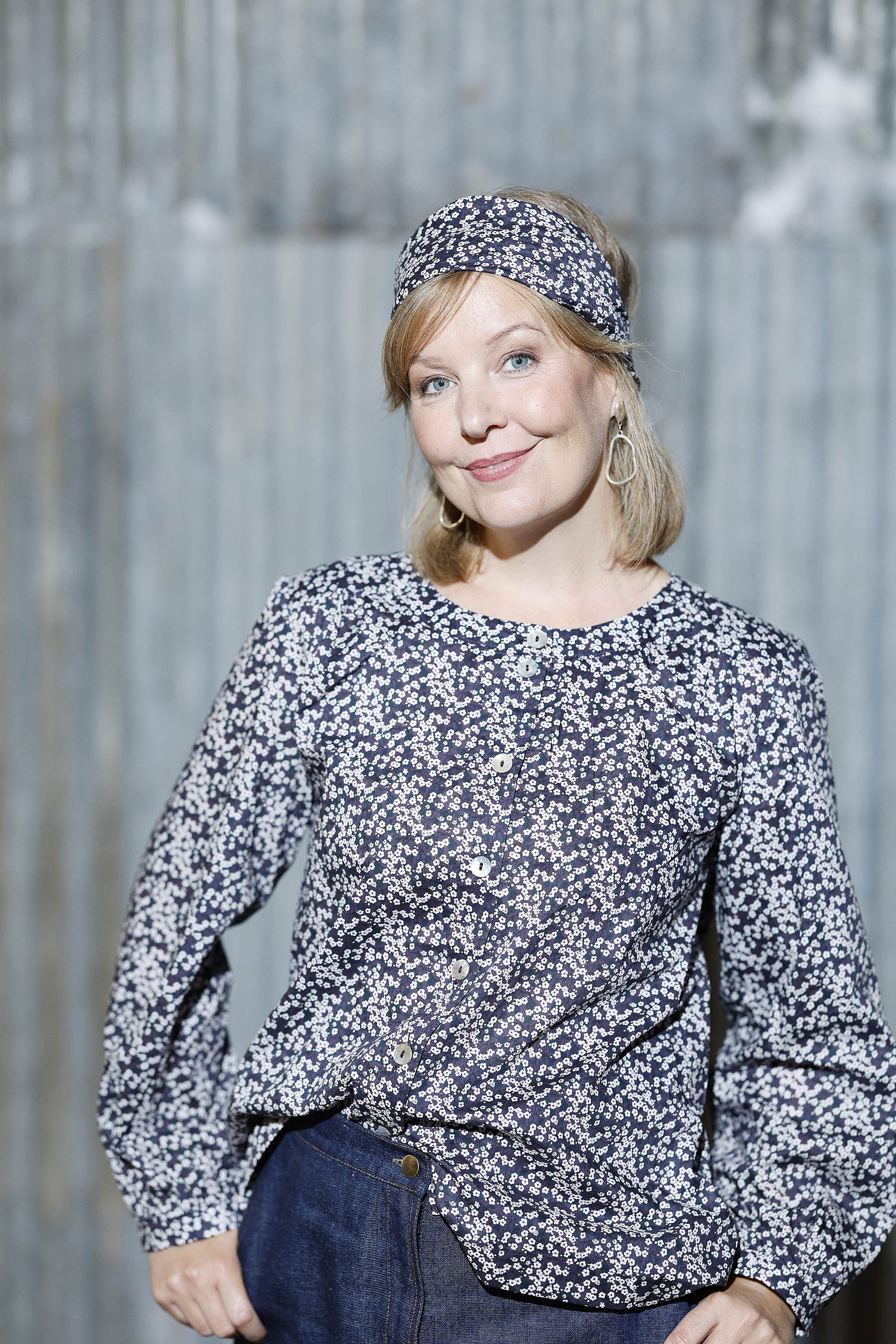 Bluse med fint småblomstret liberty print