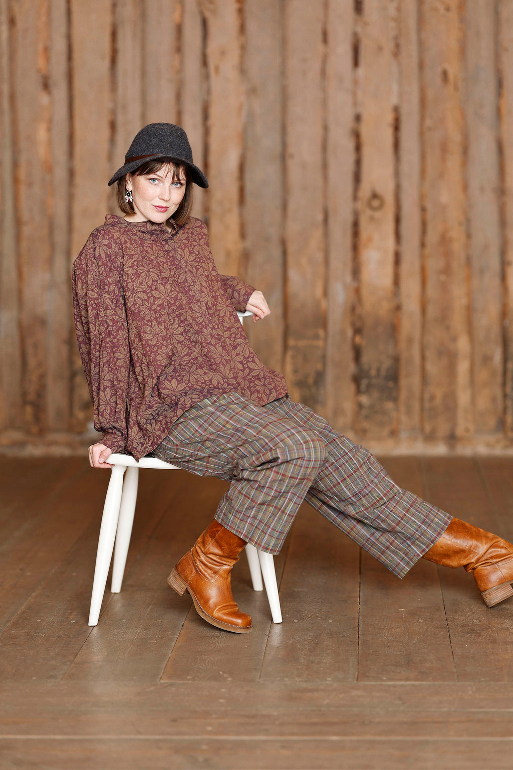 Oversize skjorte med violet kastanje print