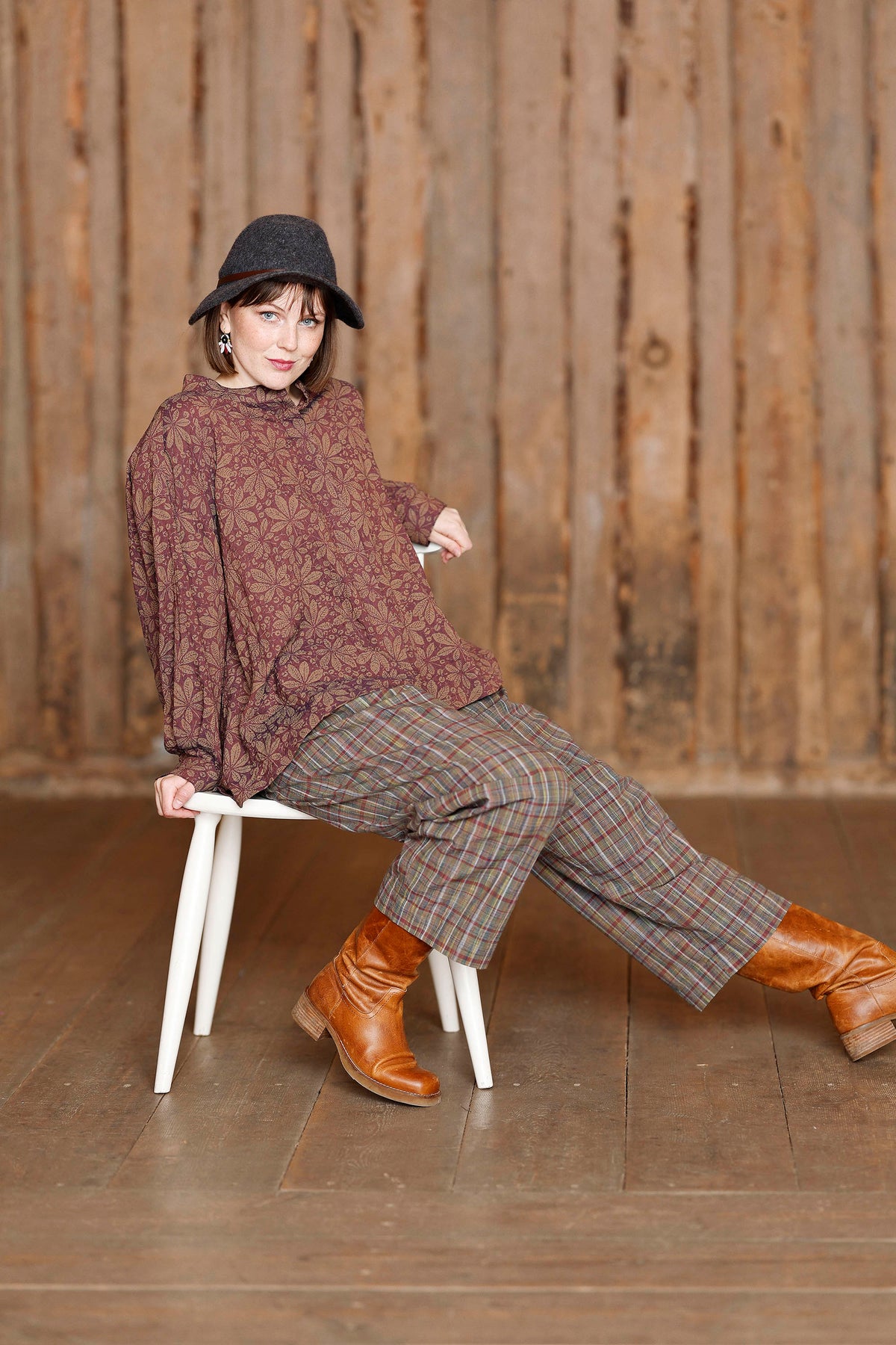 Oversize skjorte med violet kastanje print