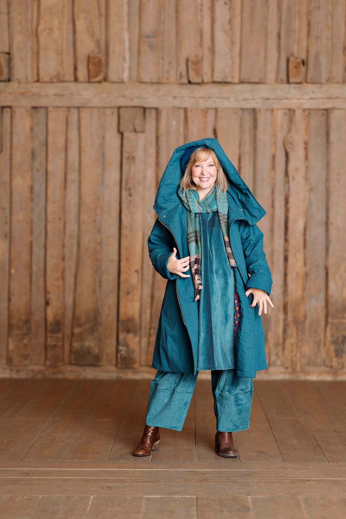 Petrol coat with asymmetric zipper