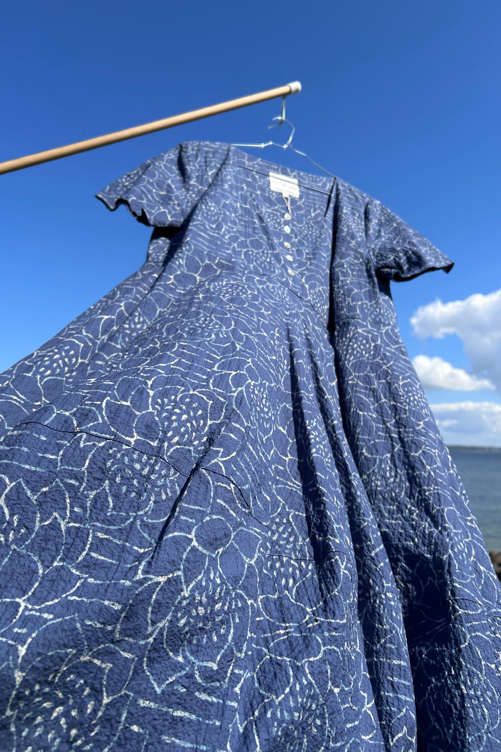 Blå sommerkjole med "lotus"-print