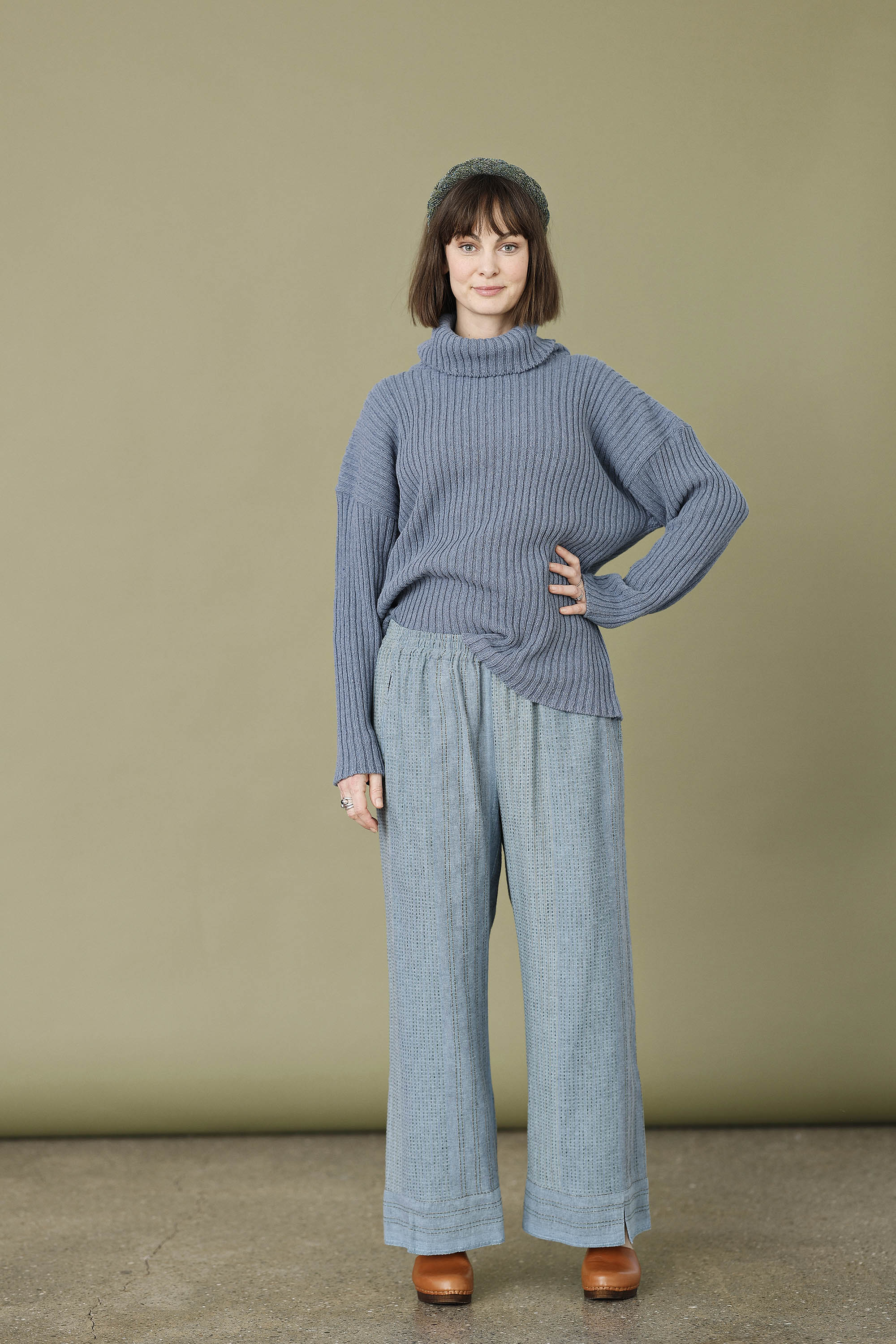 Chunky strik fra MUSE WEAR med bred rib i blå