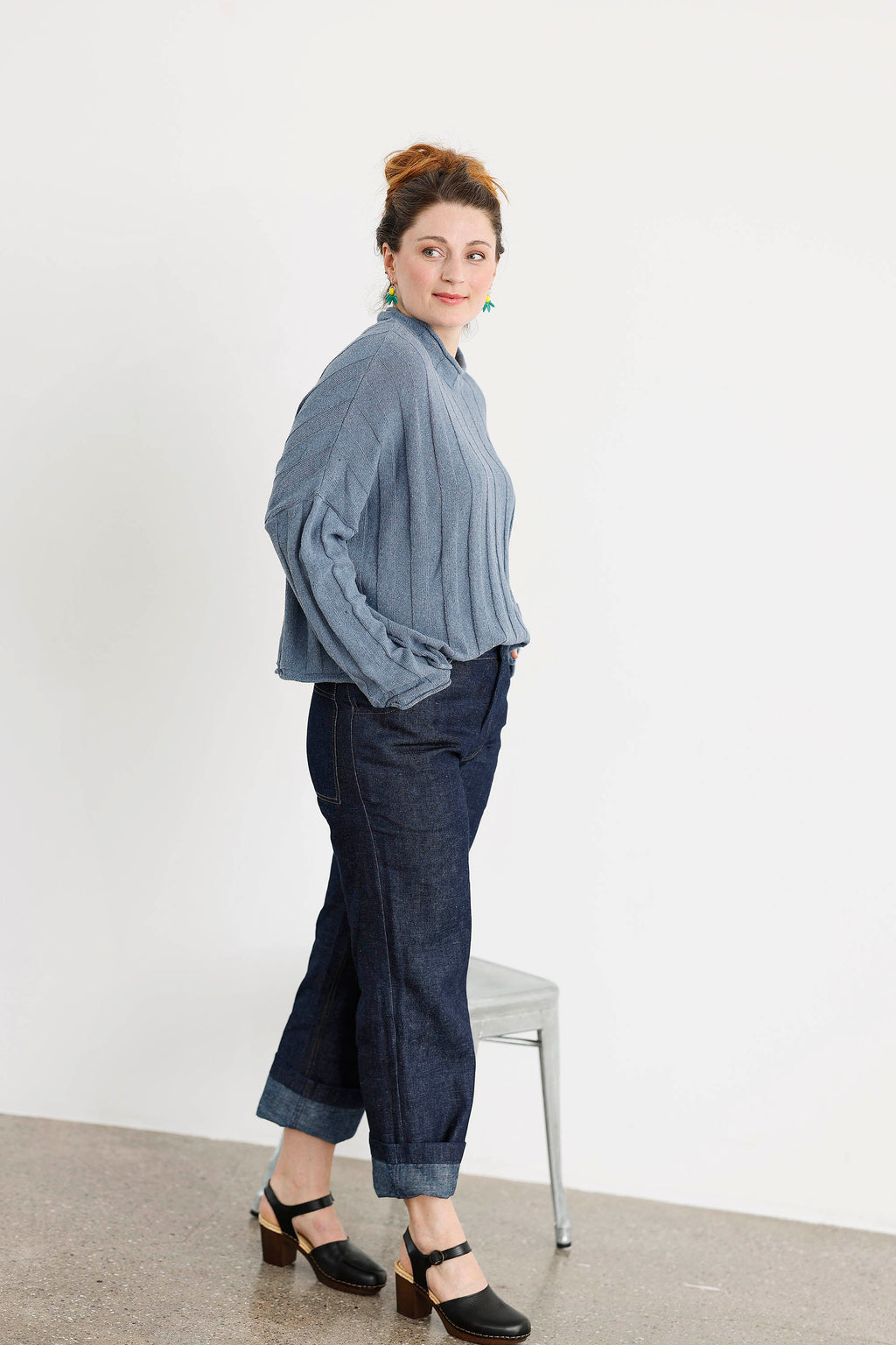 Let strik fra MUSE WEAR med bred rib i lys blå