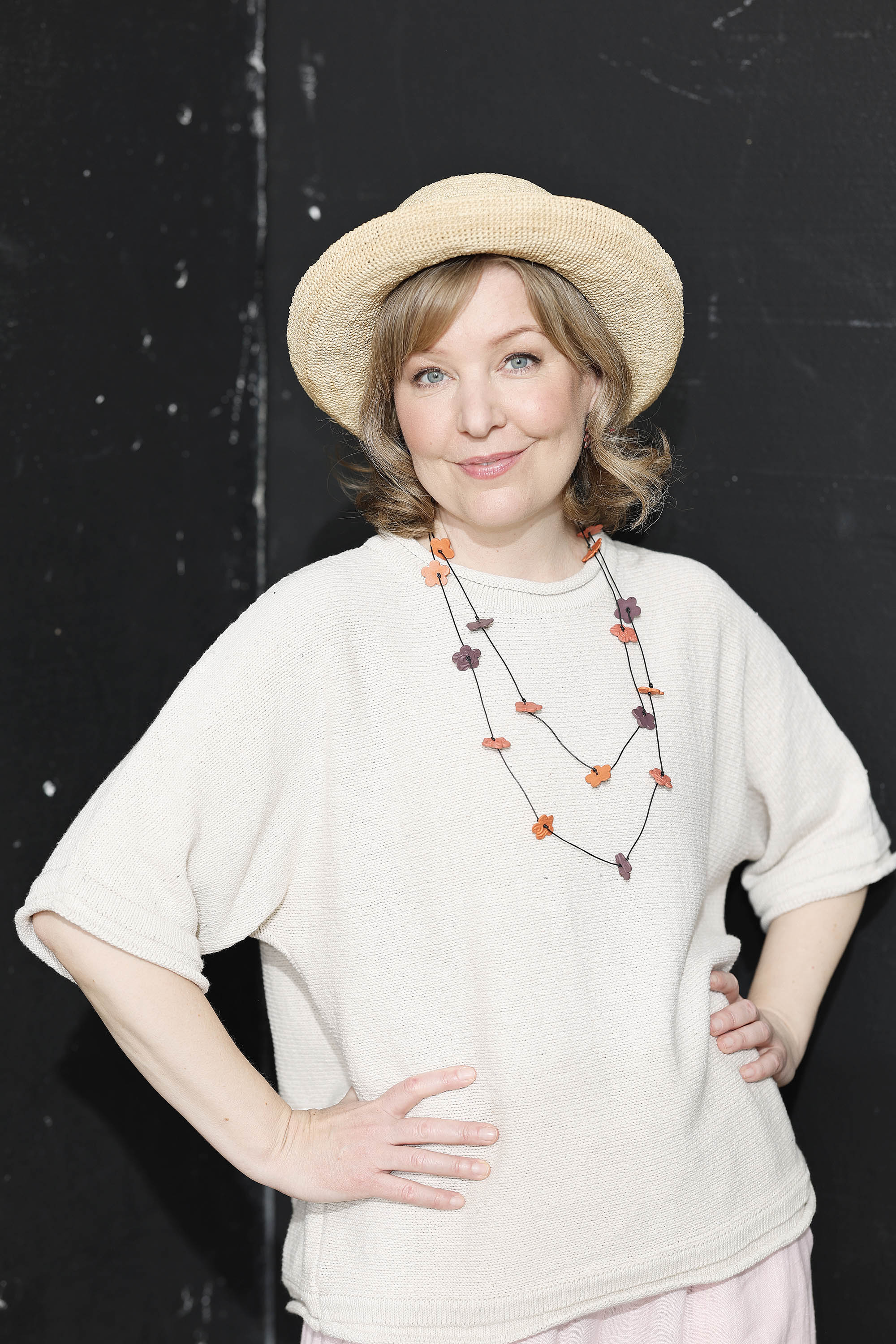 Kortærmet strik fra MUSE WEAR i Offwhite