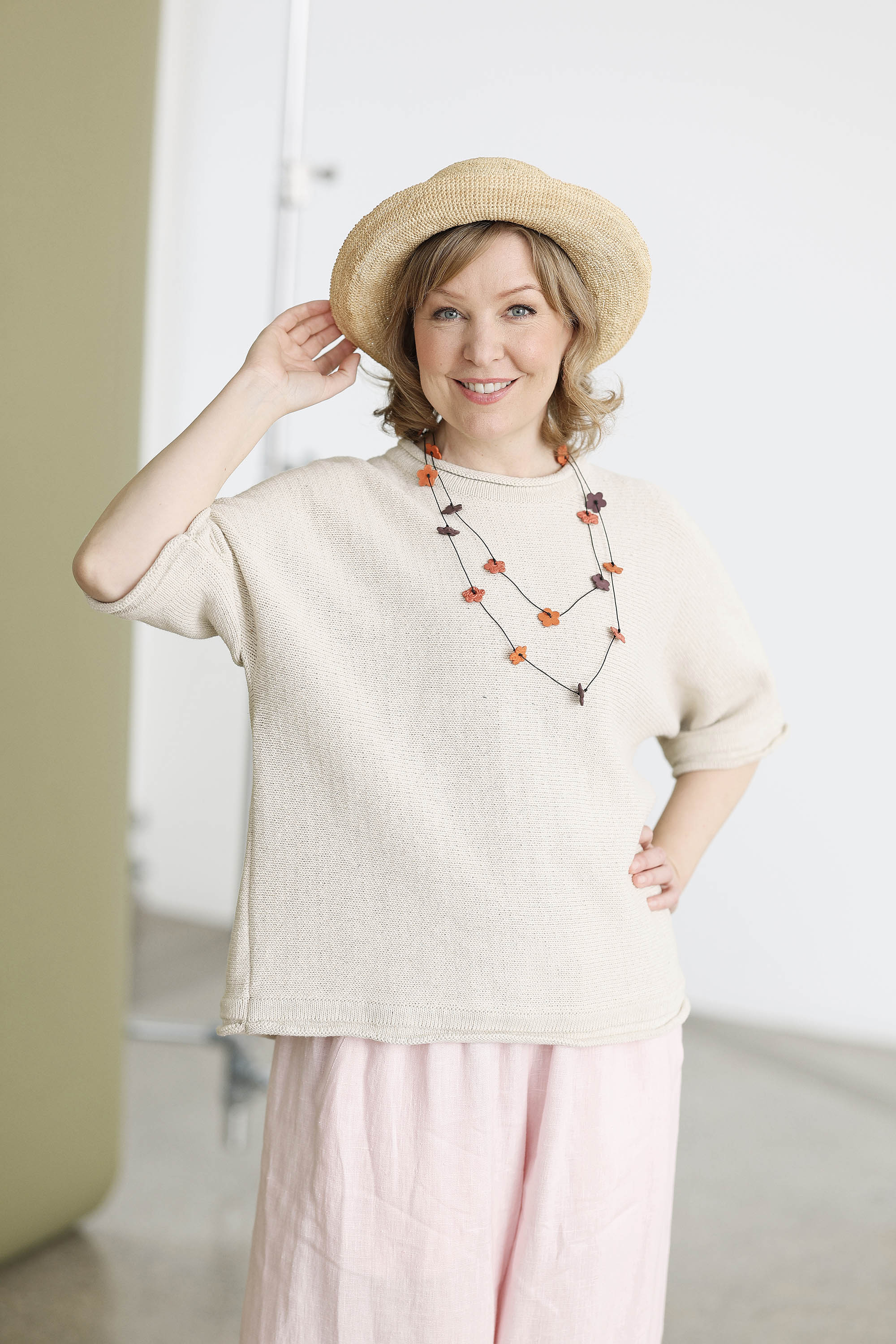 Kortærmet strik fra MUSE WEAR i Offwhite