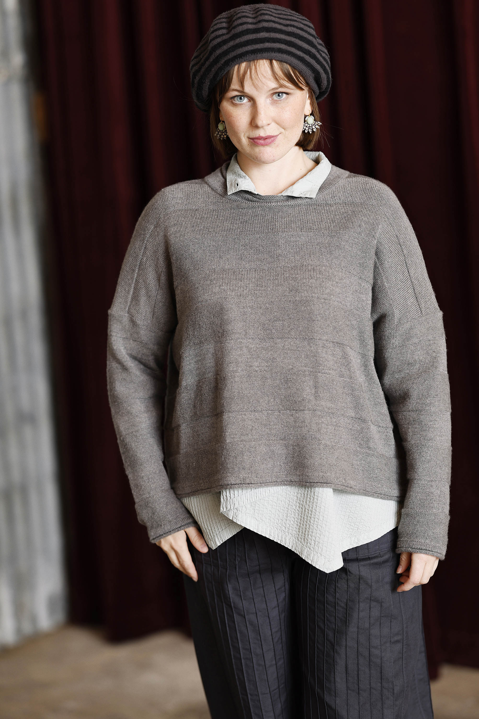Long-sleeved grey knit from MUSE WEAR
