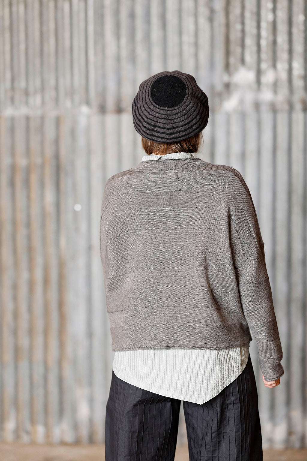 Long-sleeved grey knit from MUSE WEAR