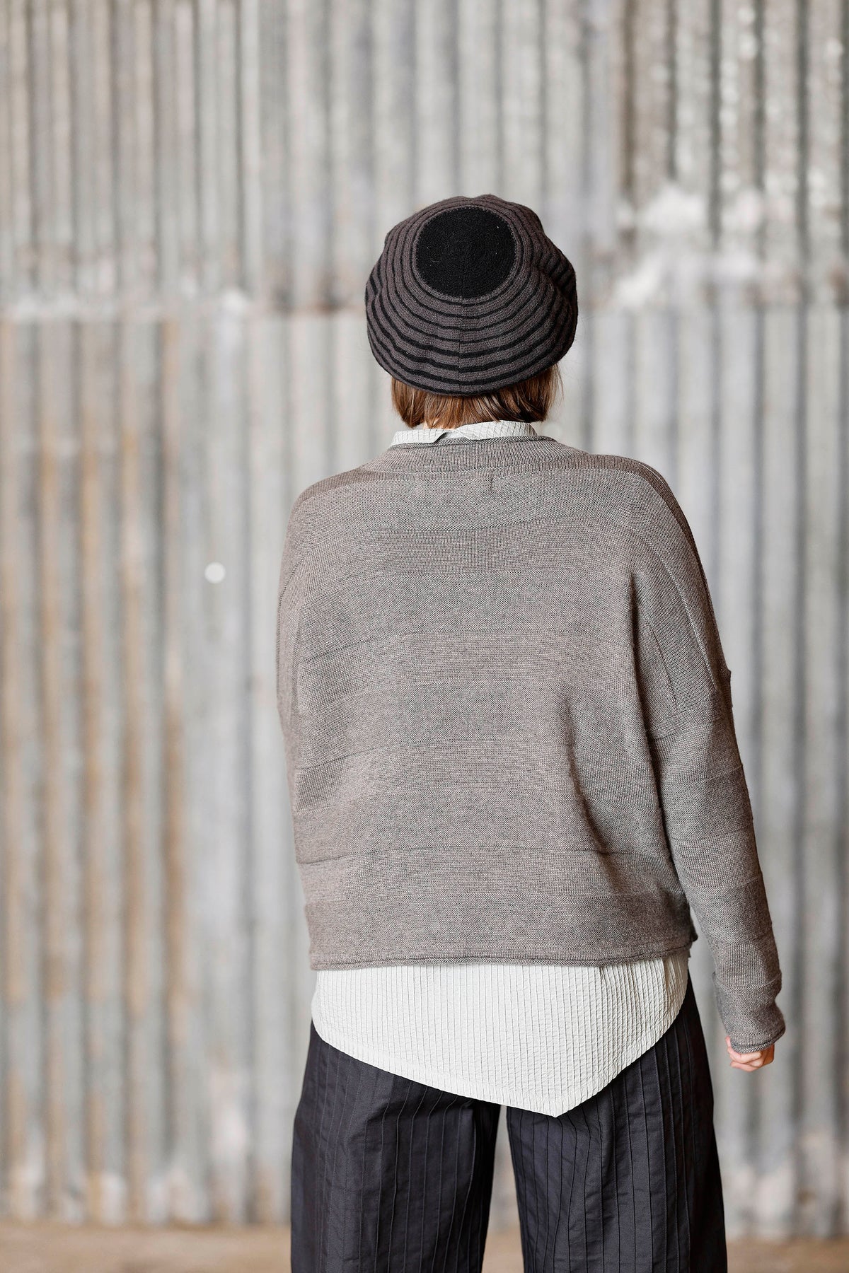 Long-sleeved grey knit from MUSE WEAR