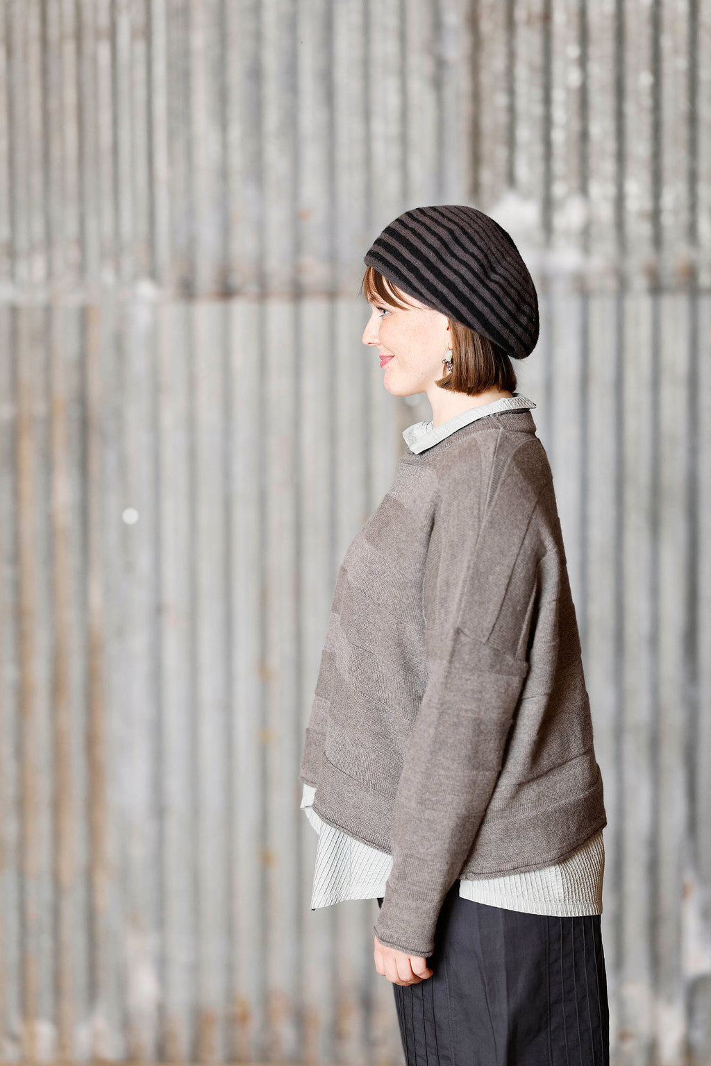 Long-sleeved grey knit from MUSE WEAR