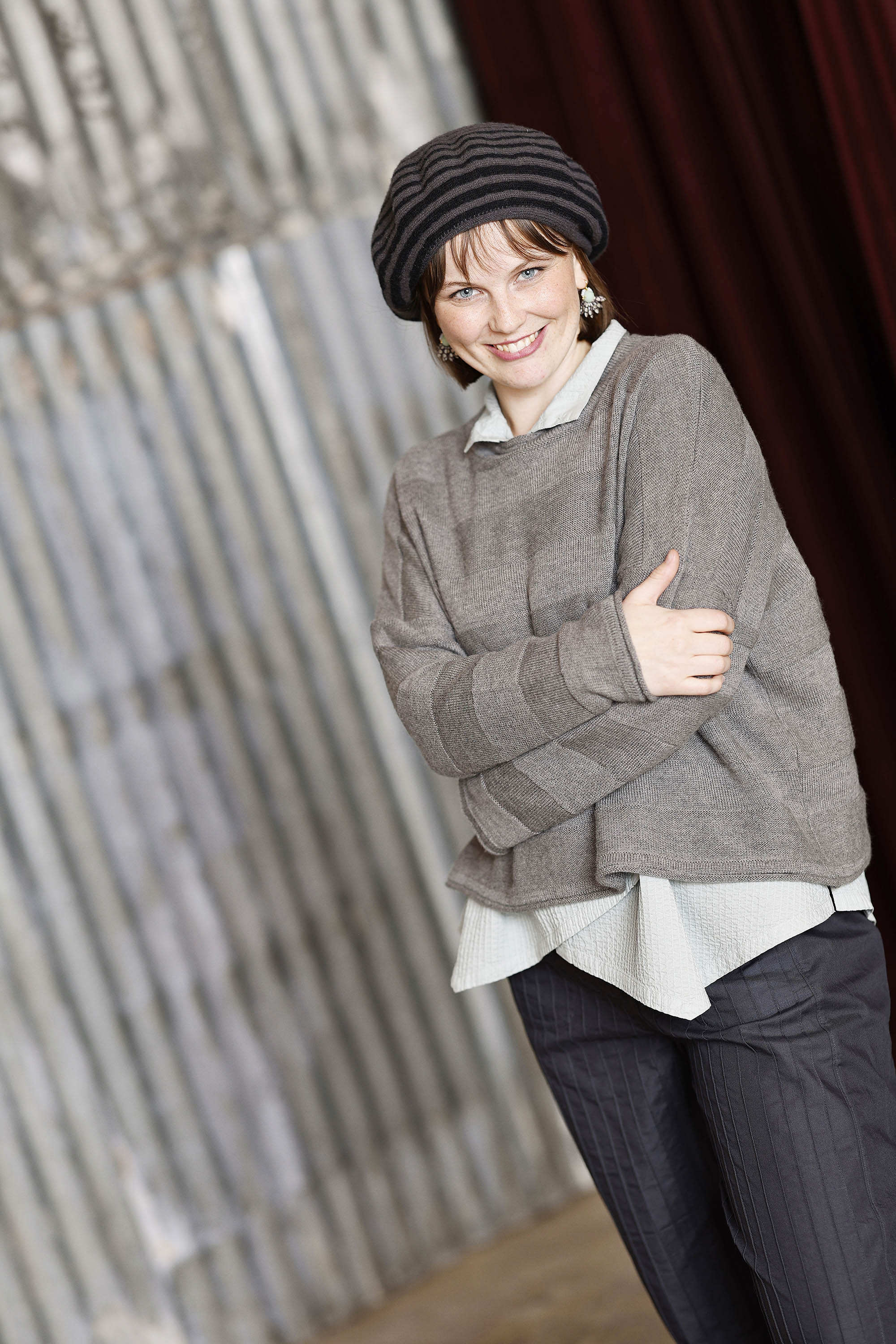 Long-sleeved grey knit from MUSE WEAR