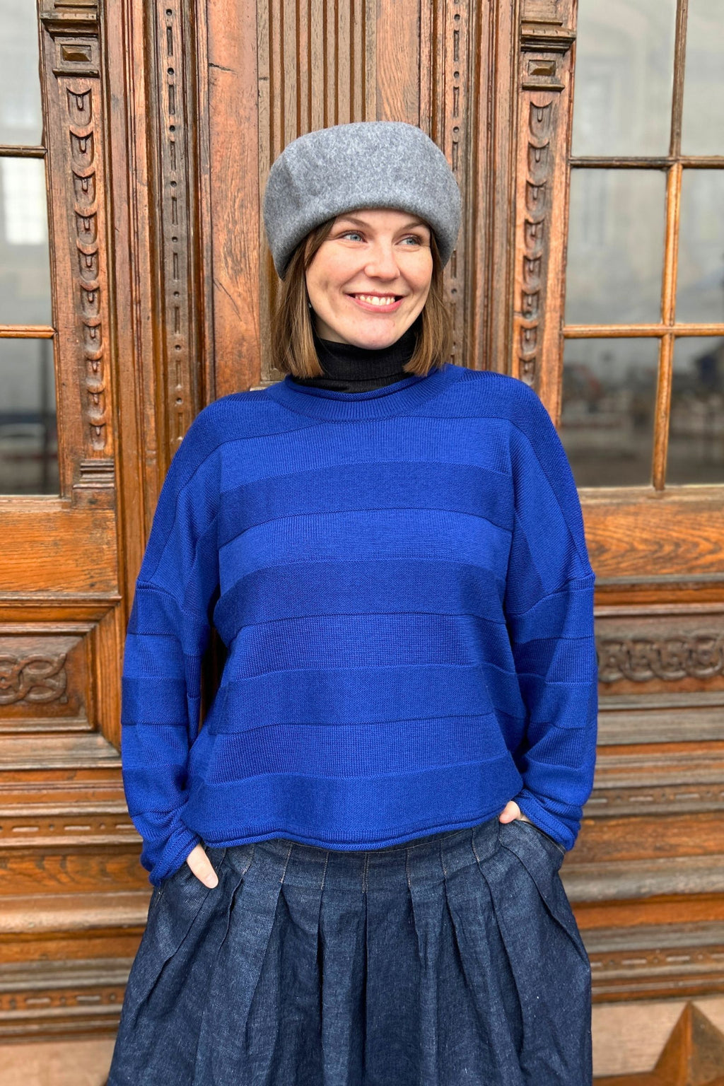 Langærmet  strik fra MUSE WEAR i Royal blue