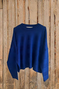 Långärmad stickad tröja från MUSE WEAR in royal blue