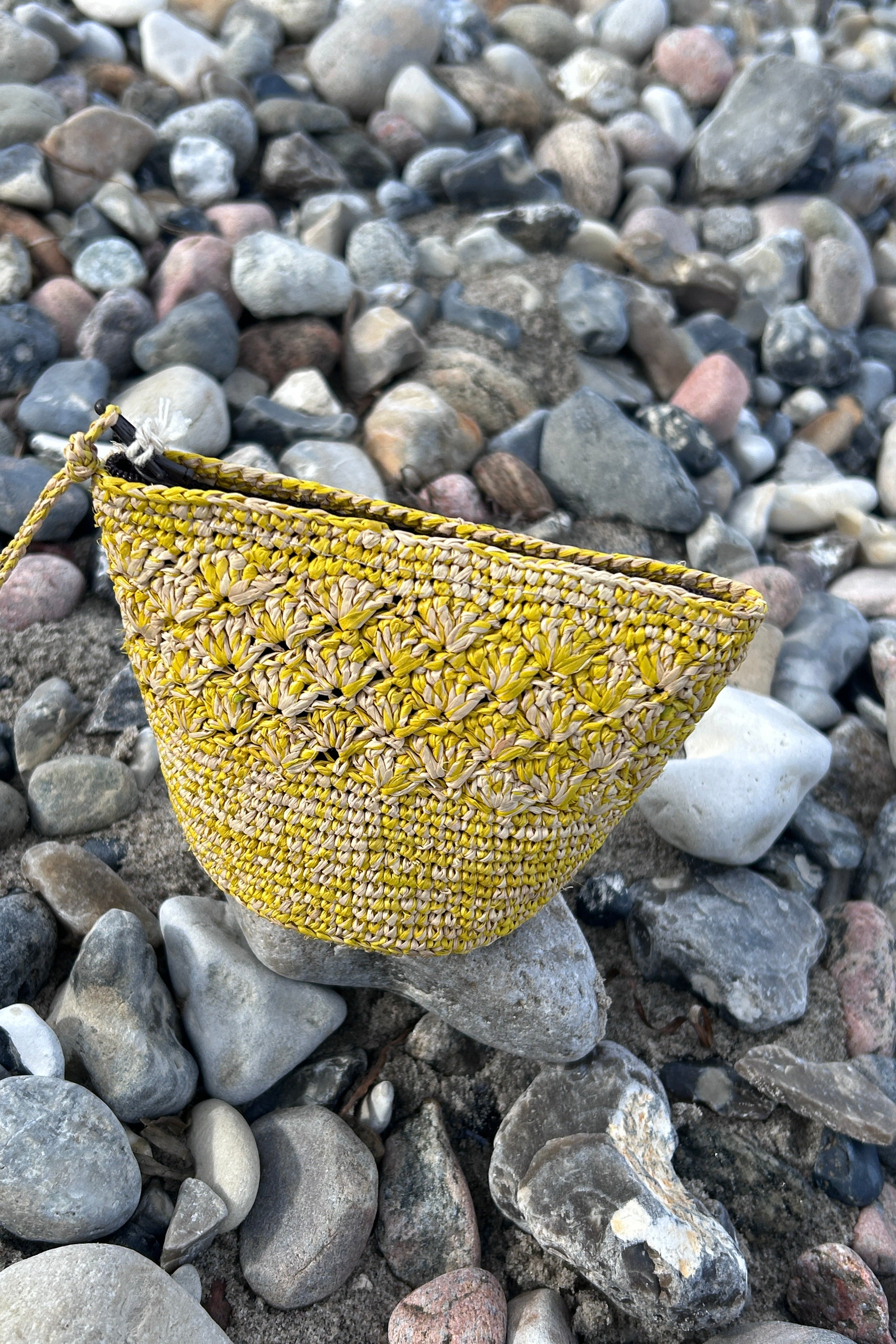 Small purse from Rabarany in yellow and natural