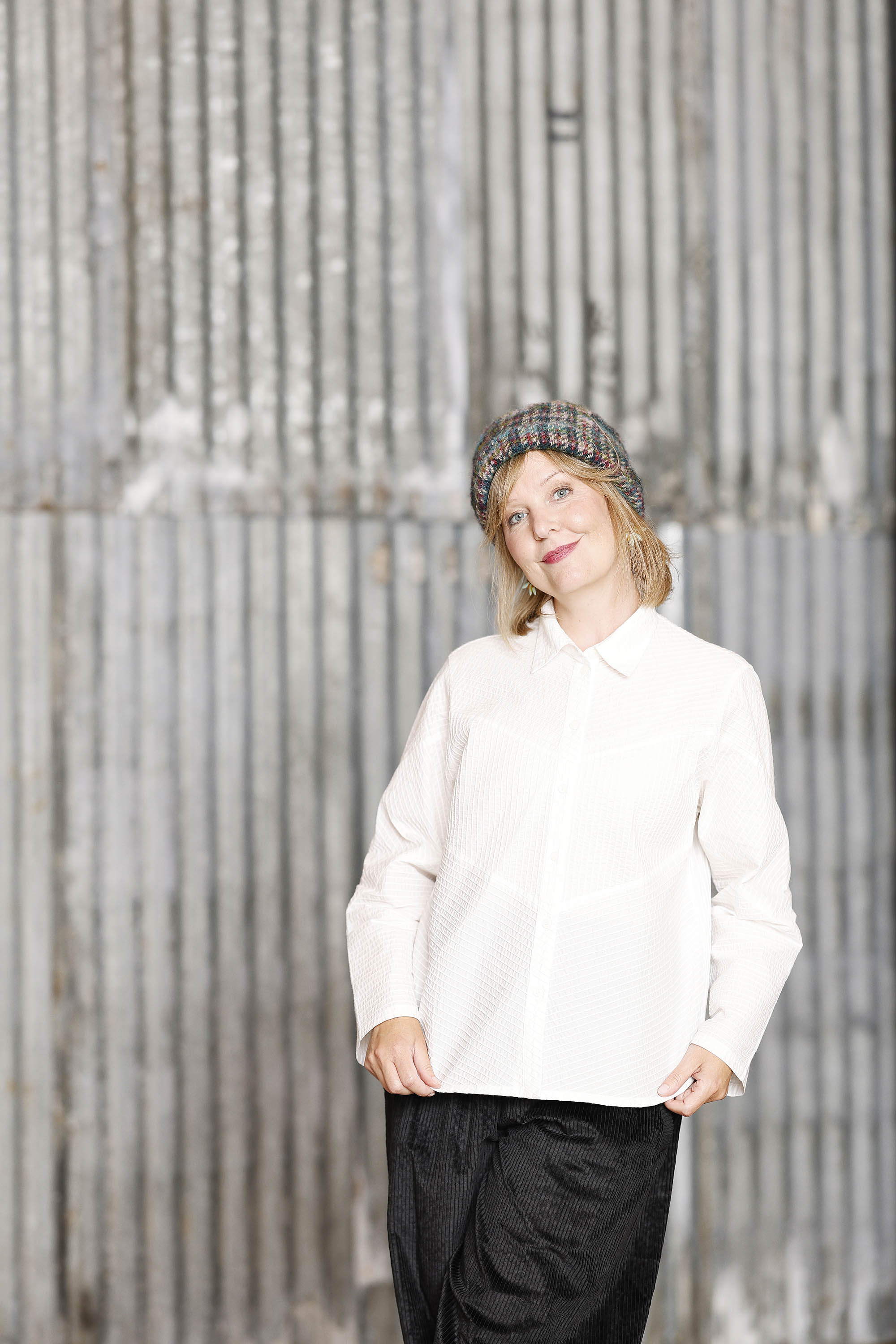 Feminin YaccoMaricard skjorte i farven porcelain white