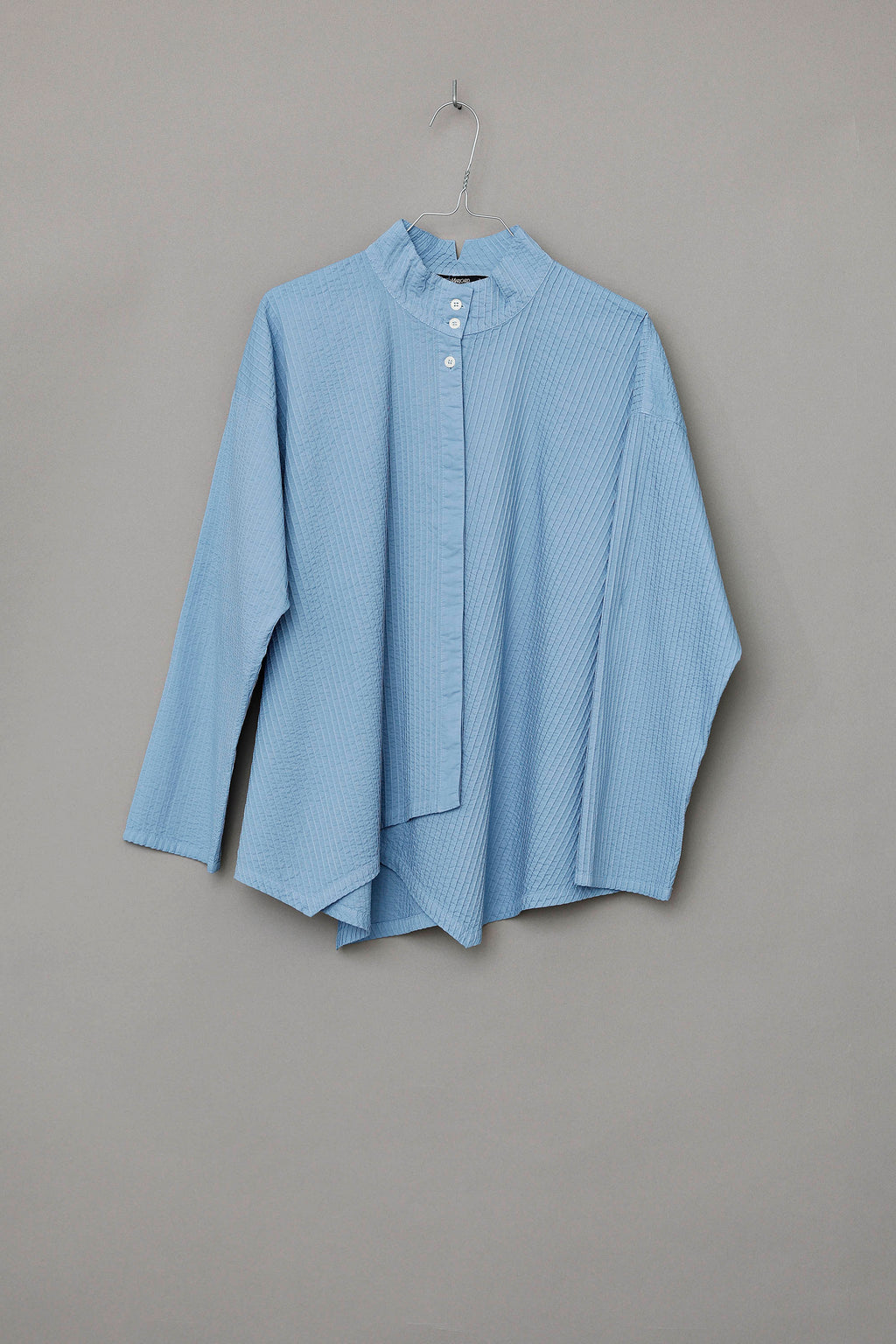 Bright steelblue YaccoMaricard shirt with asymmetrical closure