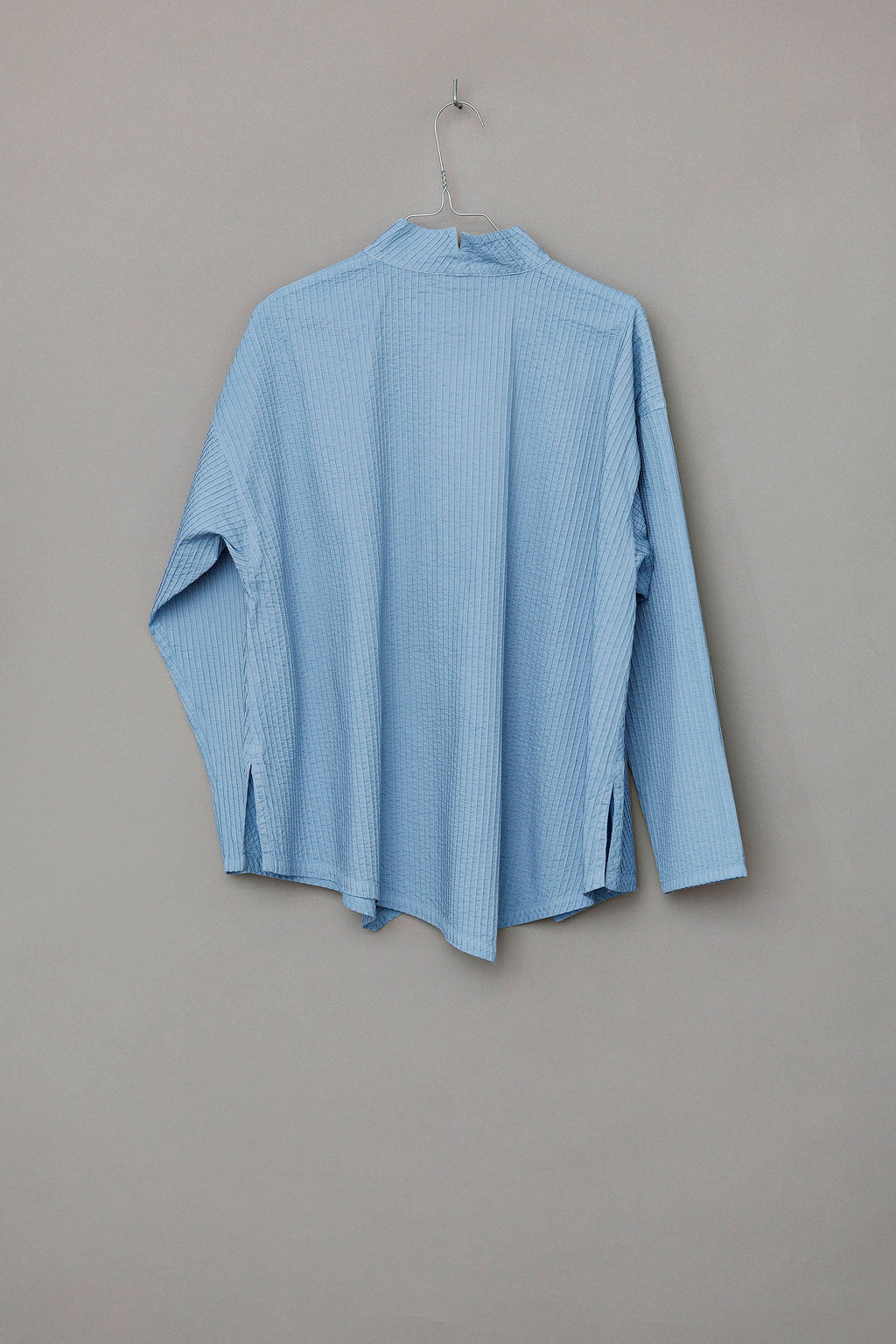 Bright steelblue YaccoMaricard shirt with asymmetrical closure