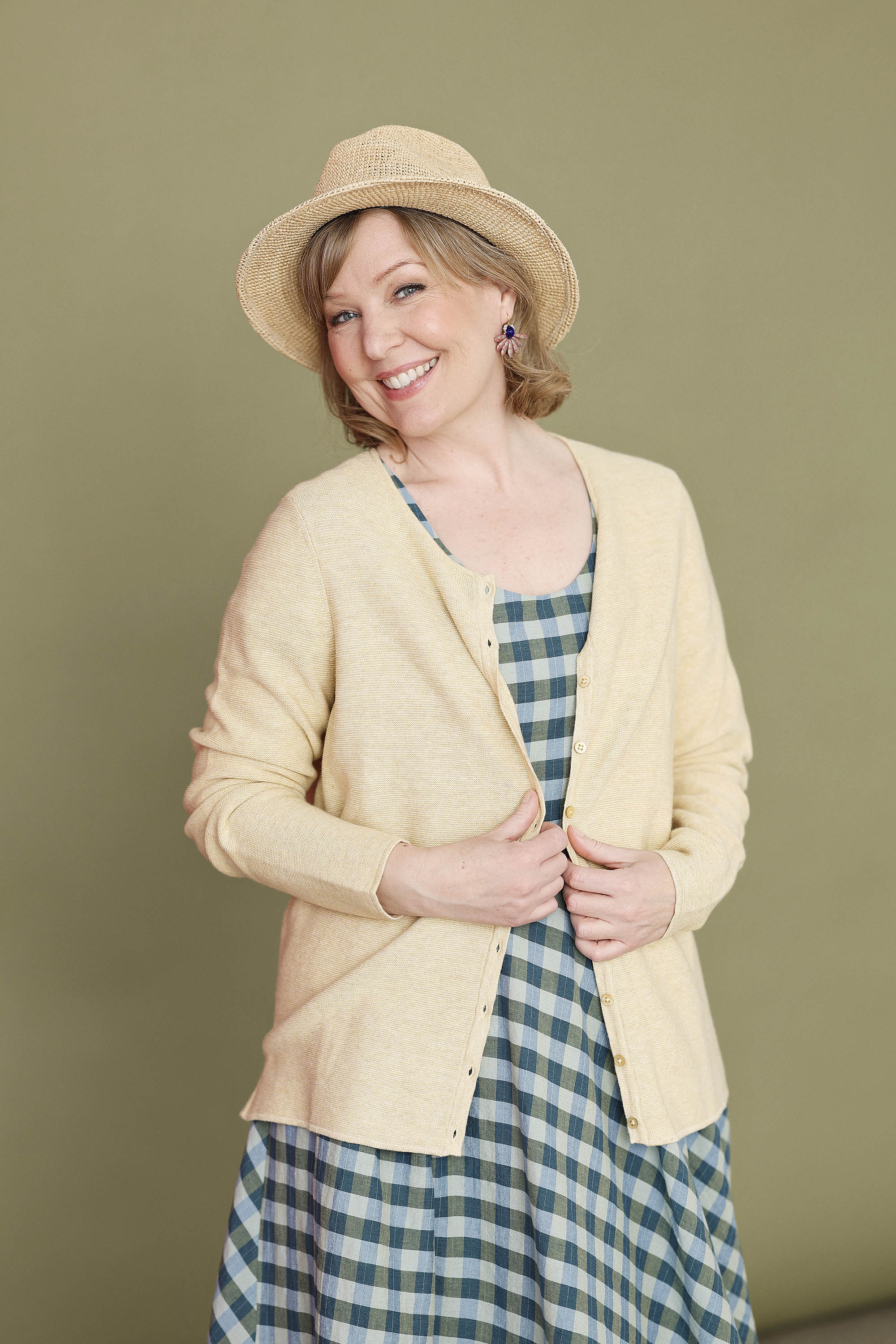 Pale yellow cardigan from Mansted