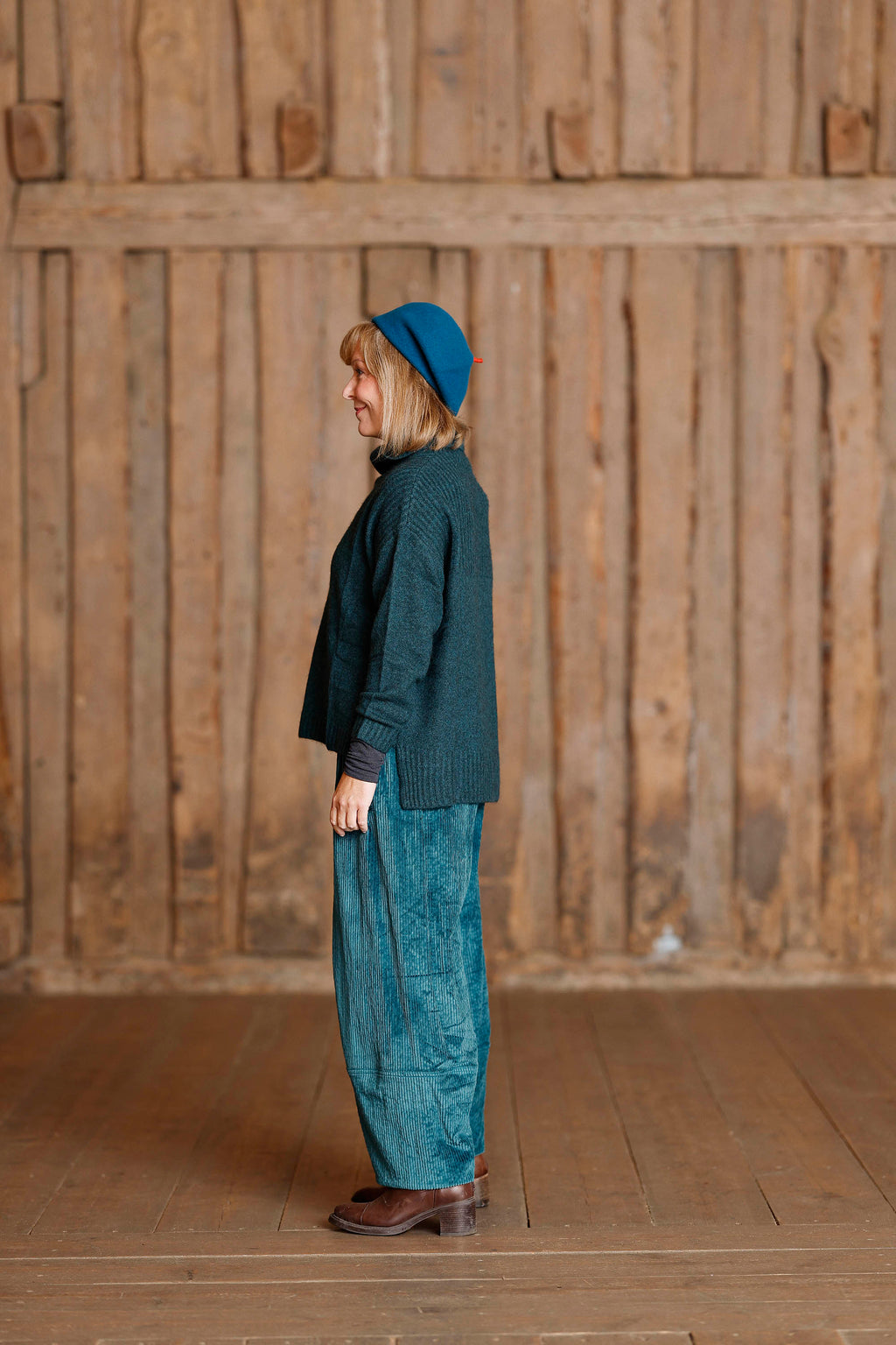 Emerald färgad, oversize, mjuk stickad tröja från Mansted