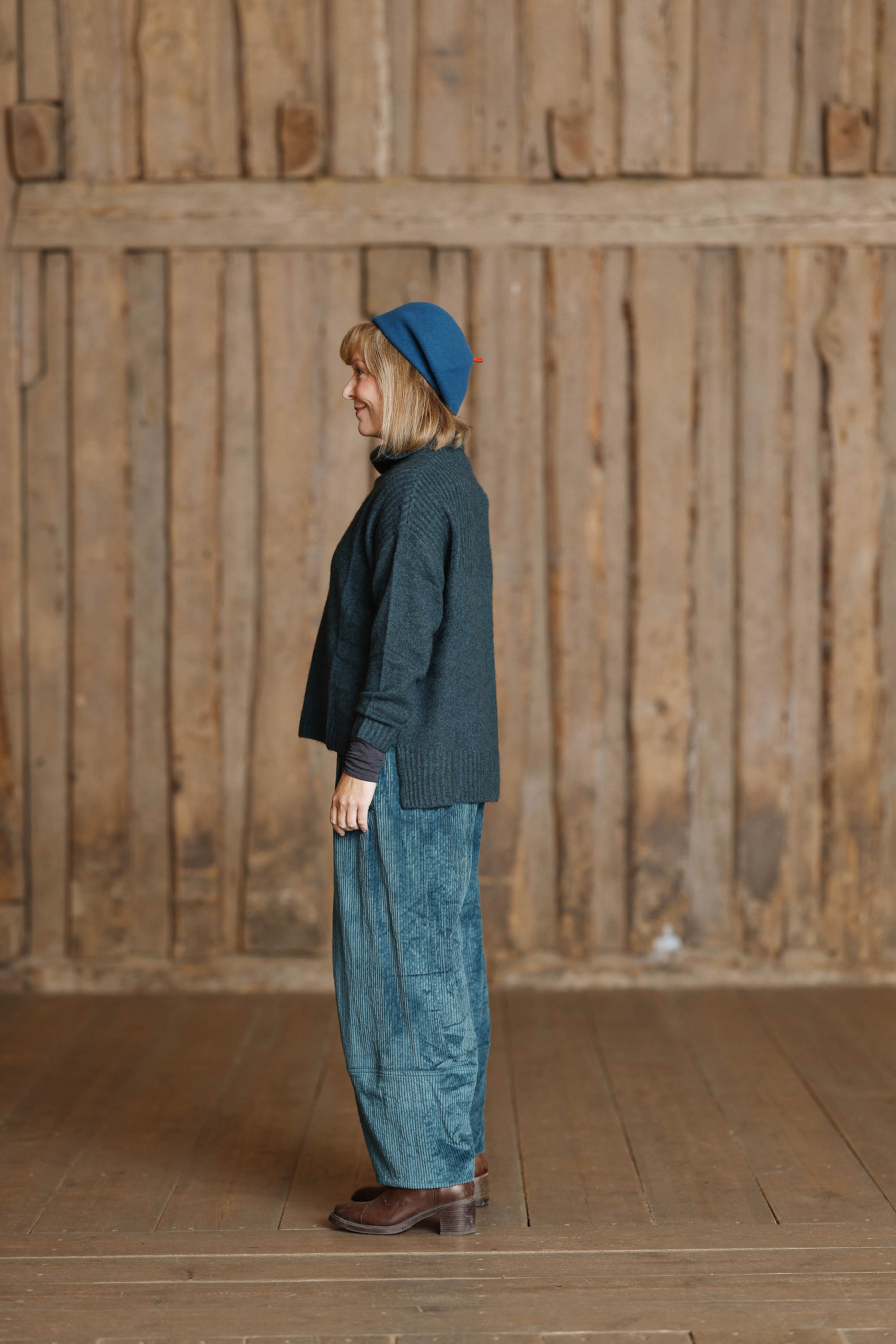 Emerald färgad, oversize, mjuk stickad tröja från Mansted