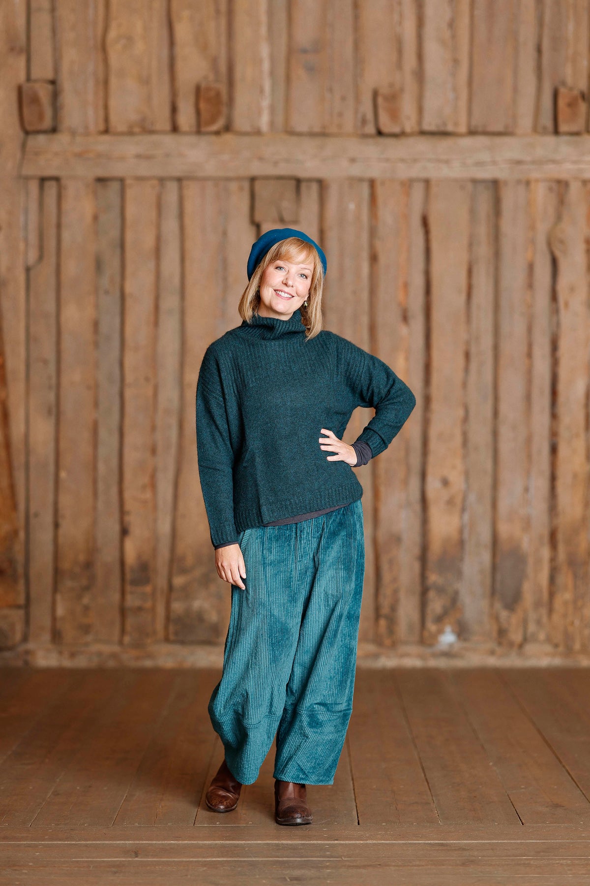 Emerald färgad, oversize, mjuk stickad tröja från Mansted