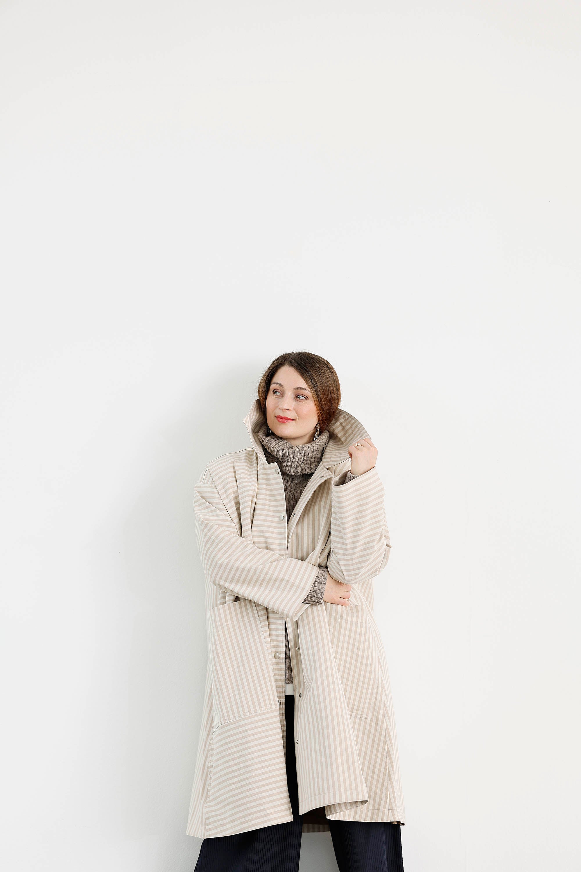 Cool, striped spring coat in cream-colored linen/cotton quality