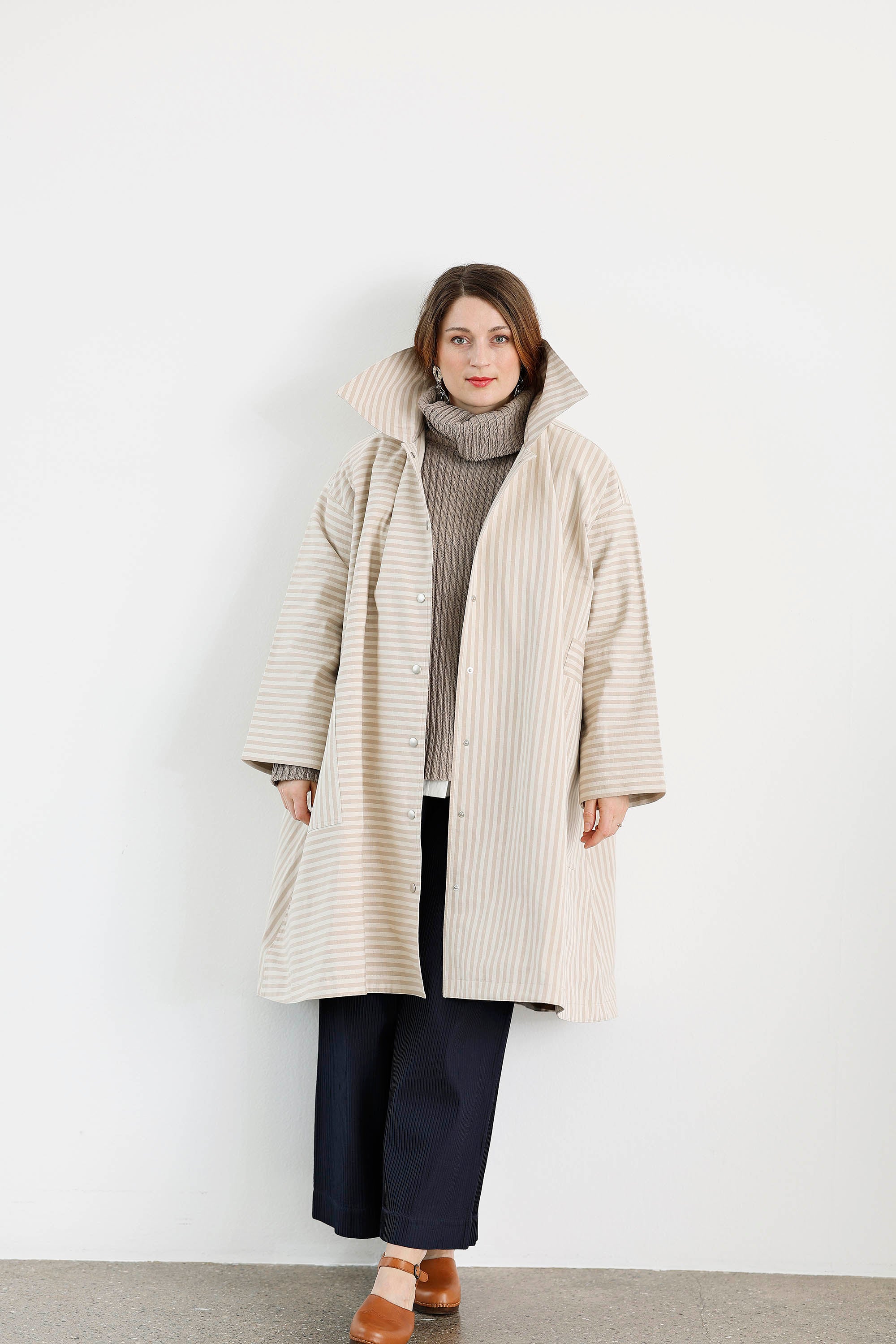 Cool, striped spring coat in cream-colored linen/cotton quality