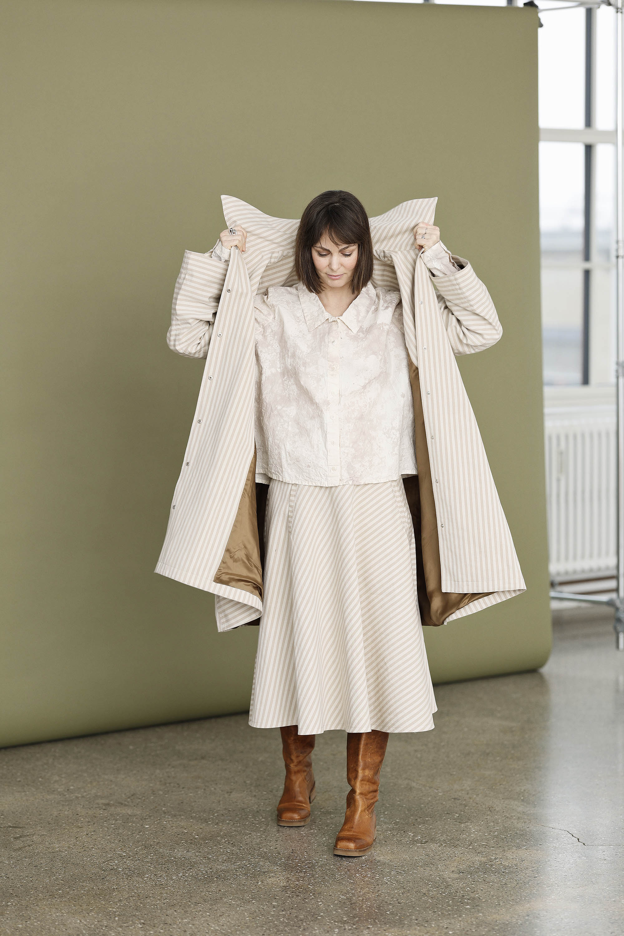 Cool, striped spring coat in cream-colored linen/cotton quality