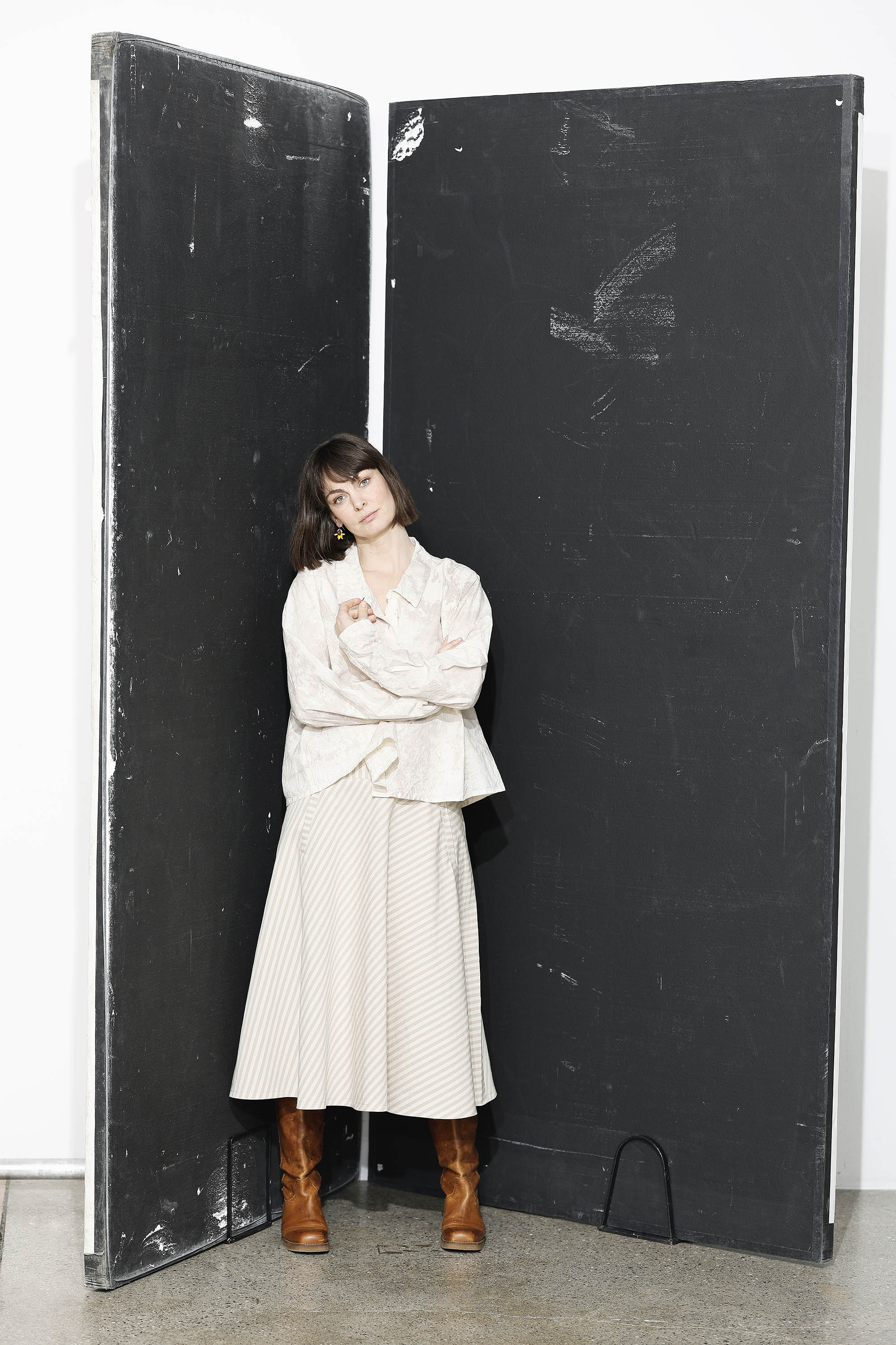 Stribet lys nederdel i hør/bomuldskvalitet