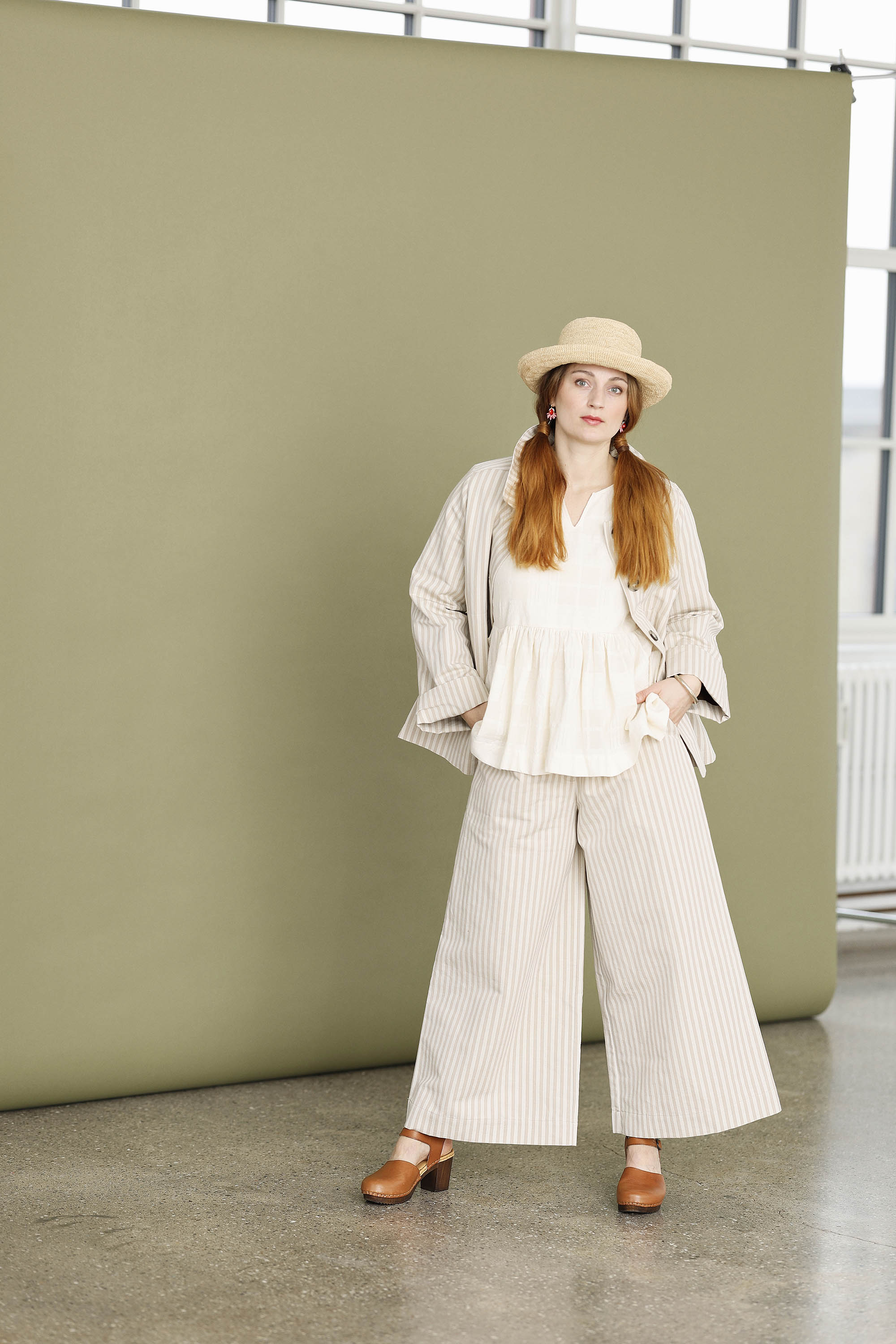 Striped trousers in a linen/cotton blend