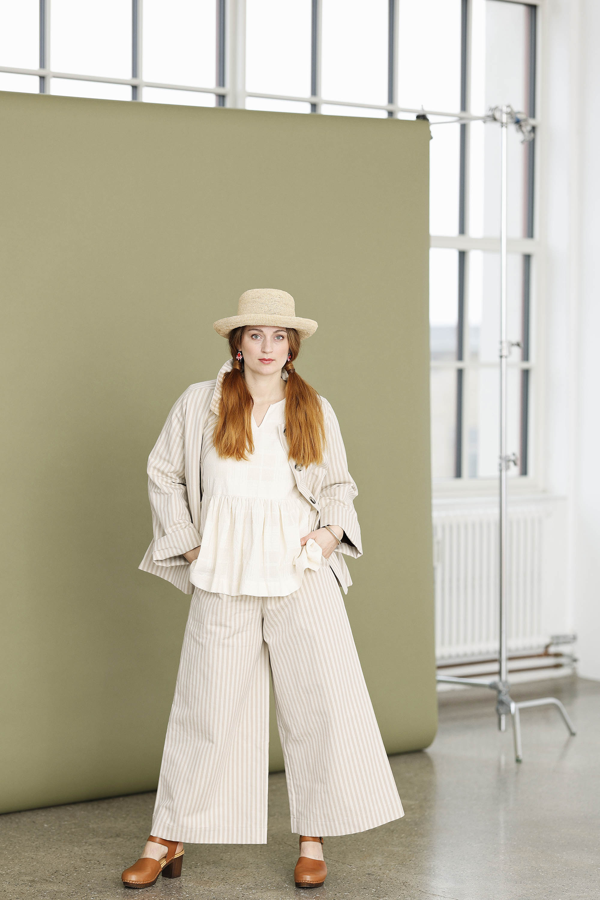 Striped trousers in a linen/cotton blend