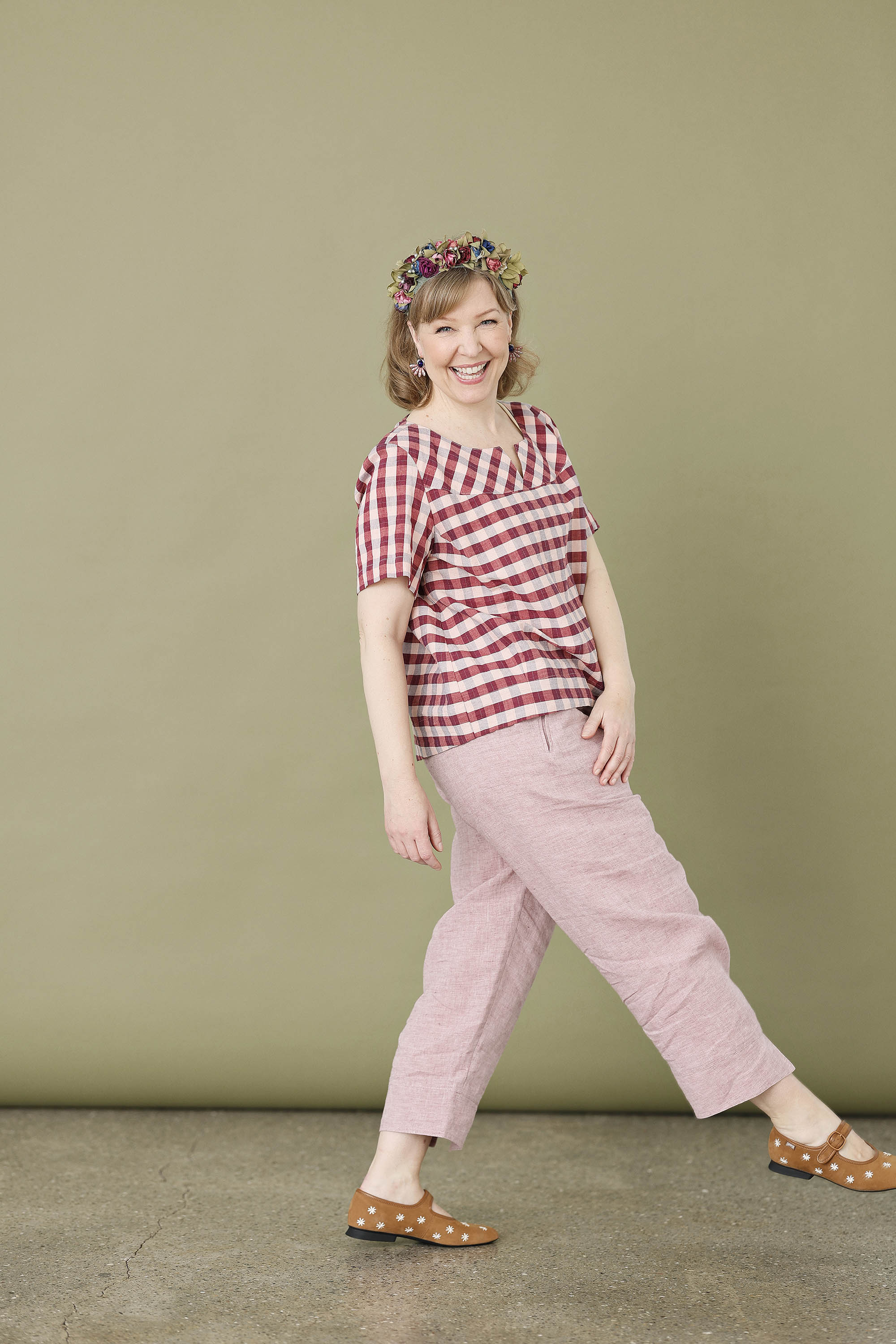 Ternet bomuld/hør bluse i røde/lyserøde farver