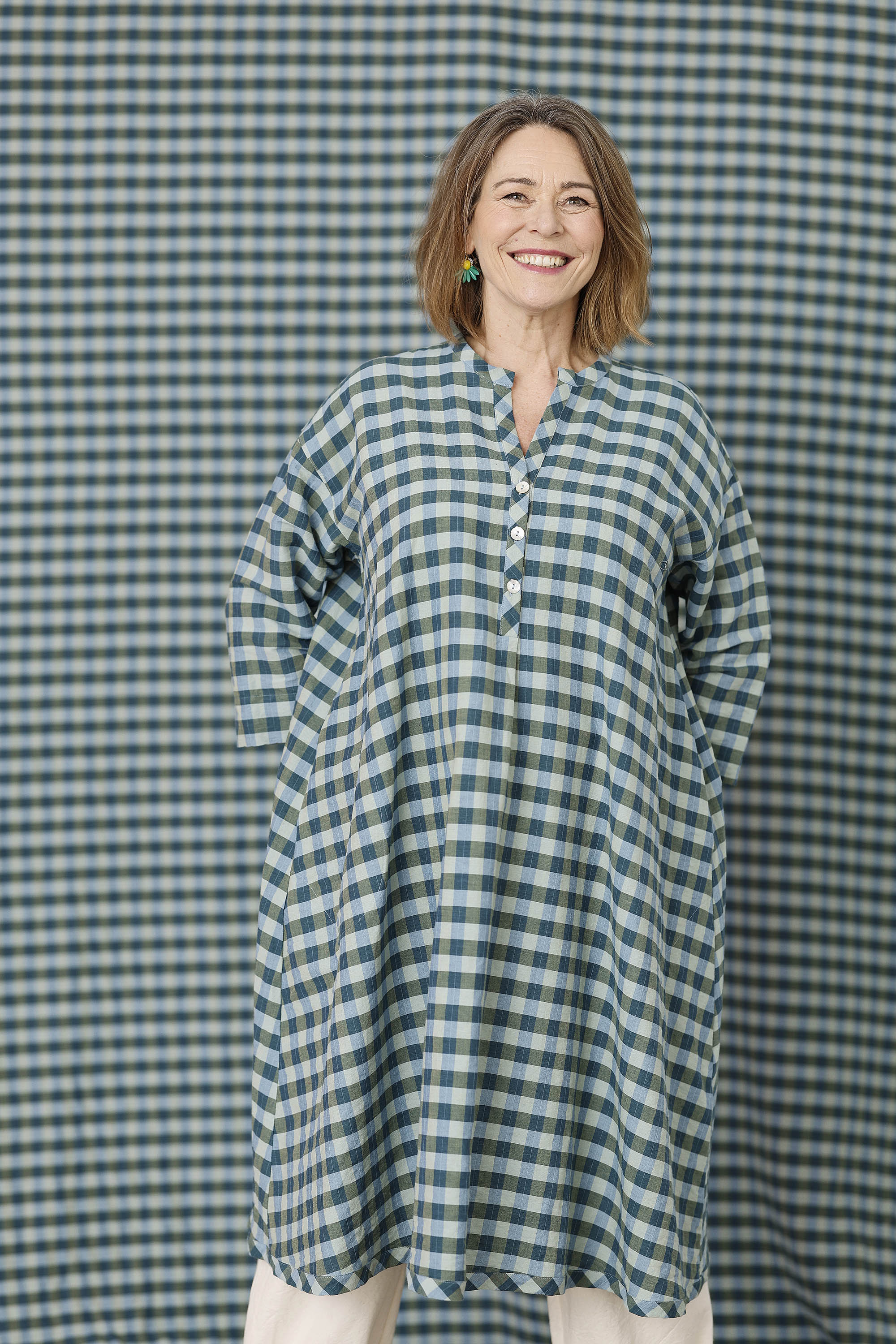 Løs ternet kjole i blå/grønne nuancer