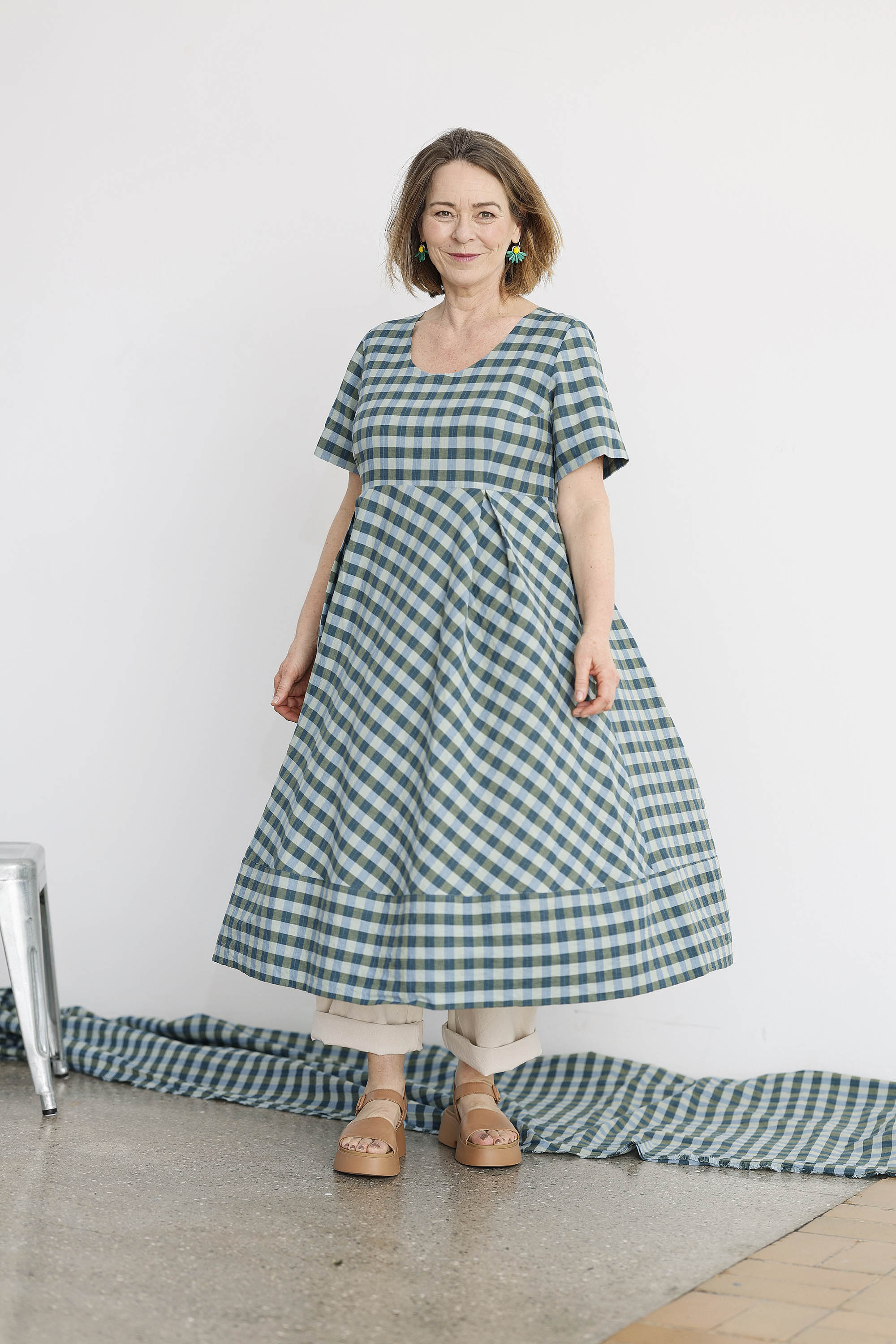 Smuk ternet kjole i blå/grønne nuancer