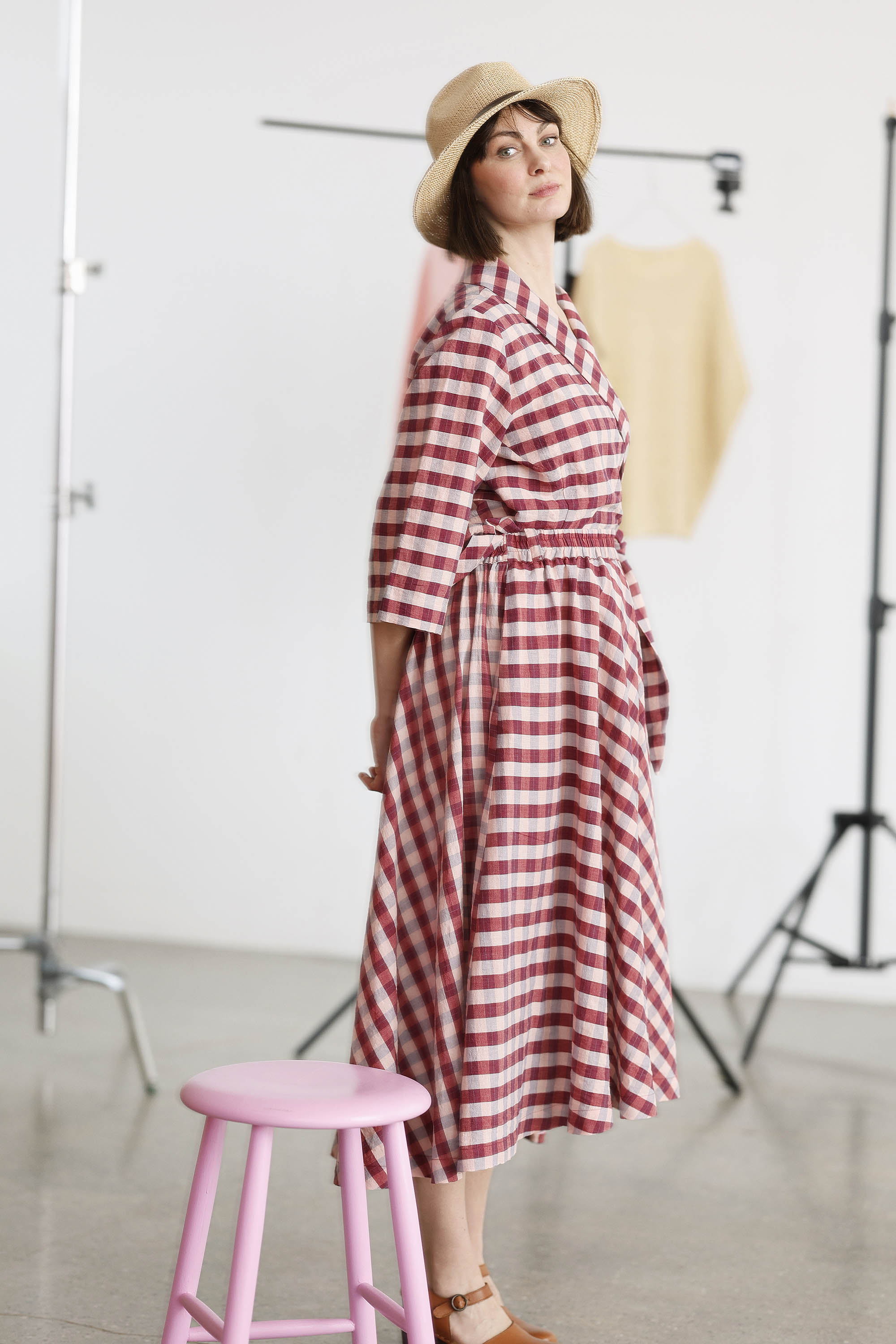 Full circle, checkered skirt in red/pink shades