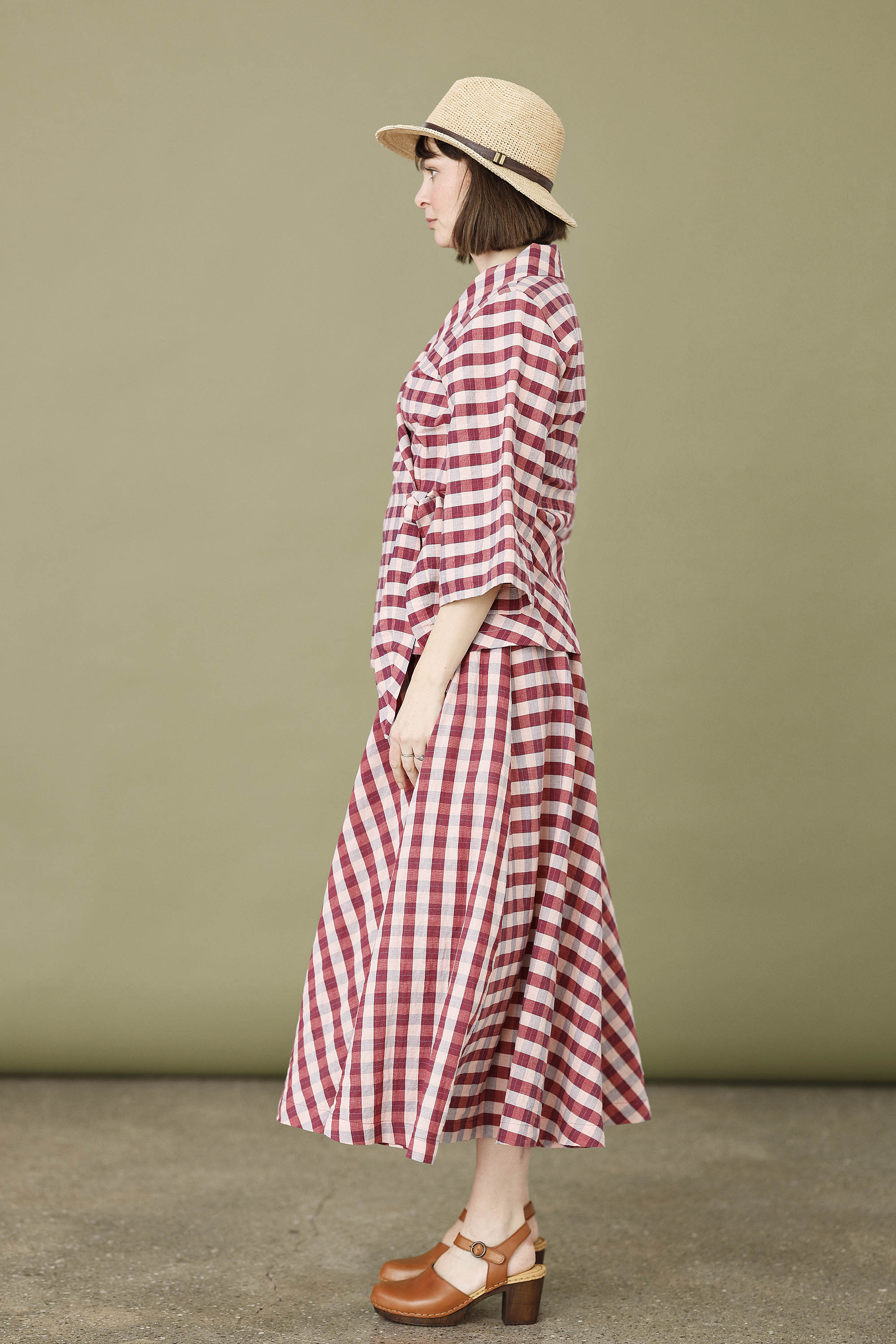 Full circle, checkered skirt in red/pink shades