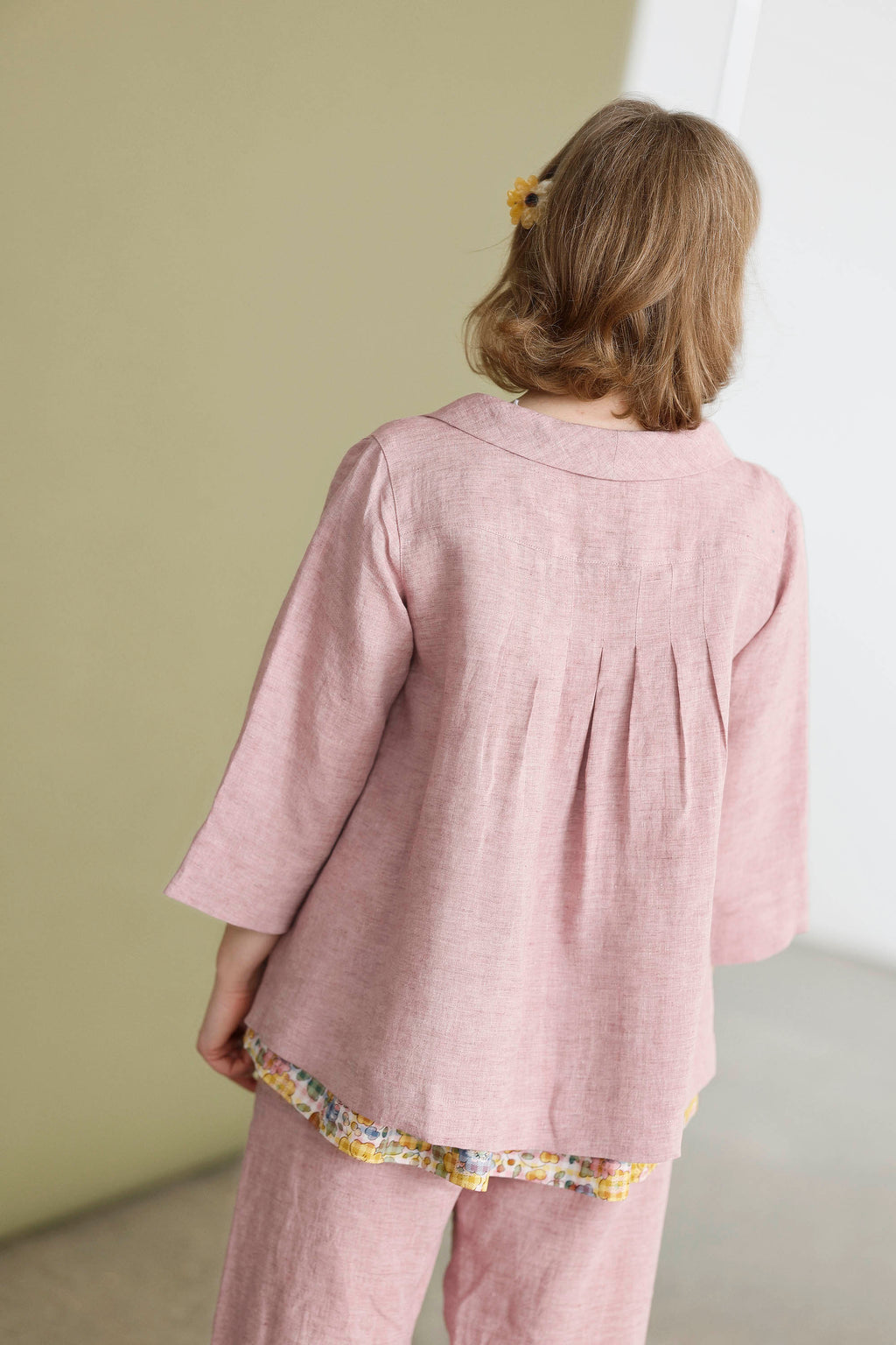 Rosa hørbluse med knapper og 3/4 ærme