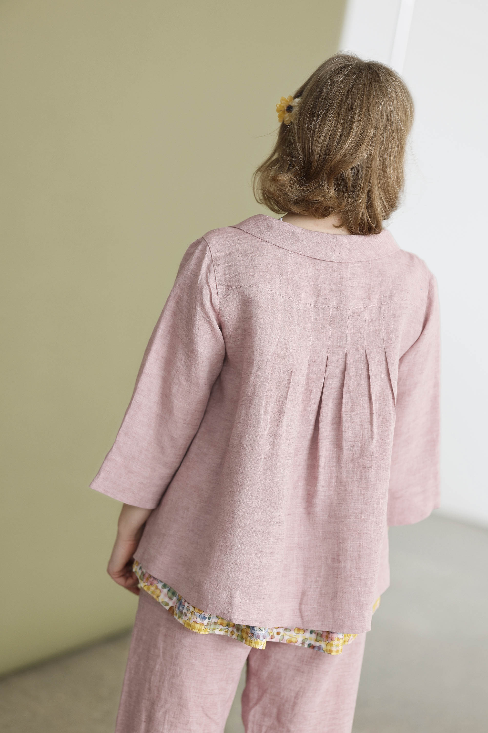 Rosa hørbluse med knapper og 3/4 ærme