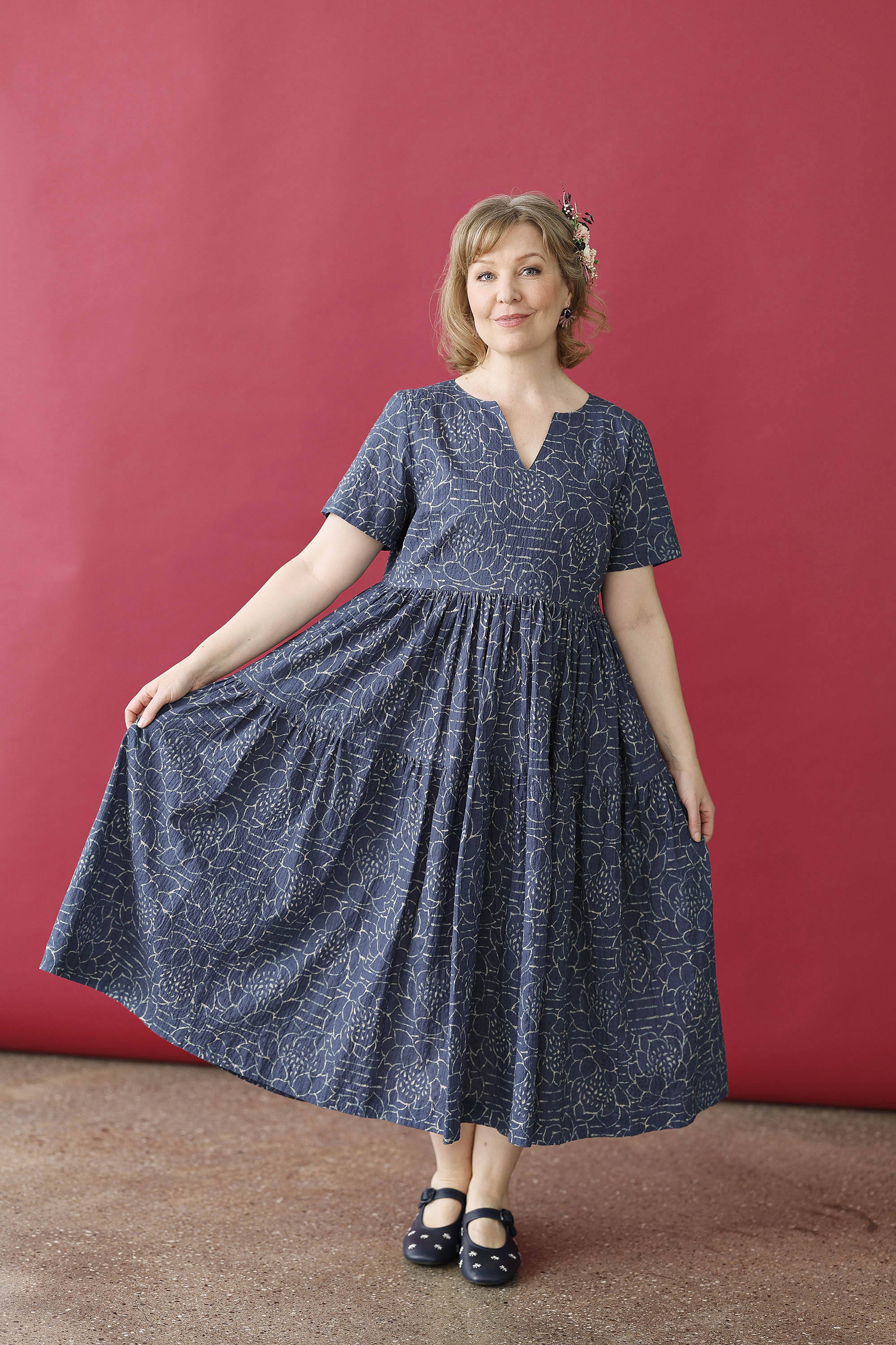 Blue feminine dress with "lotus" print