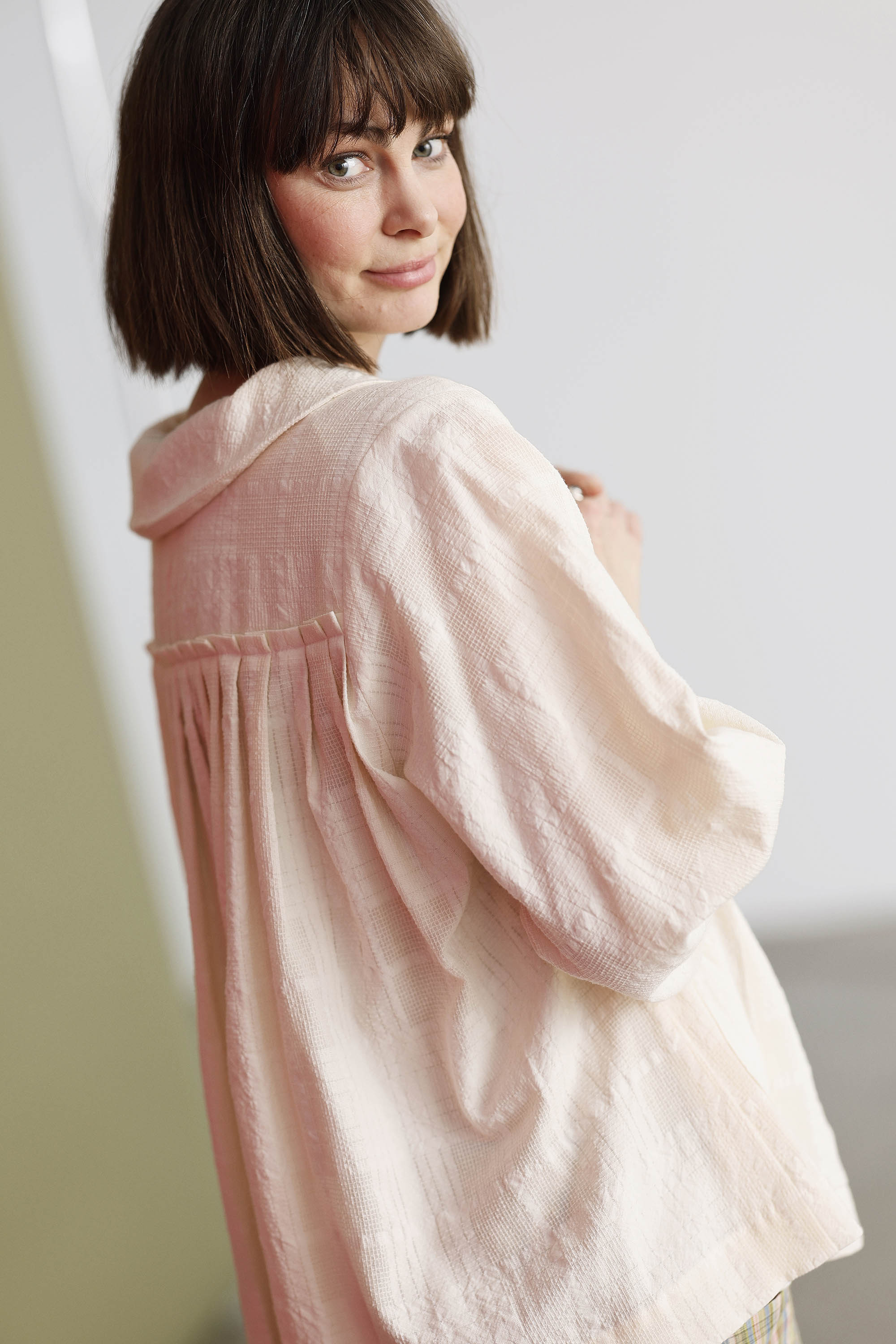 Romantic shirt blouse in white cotton