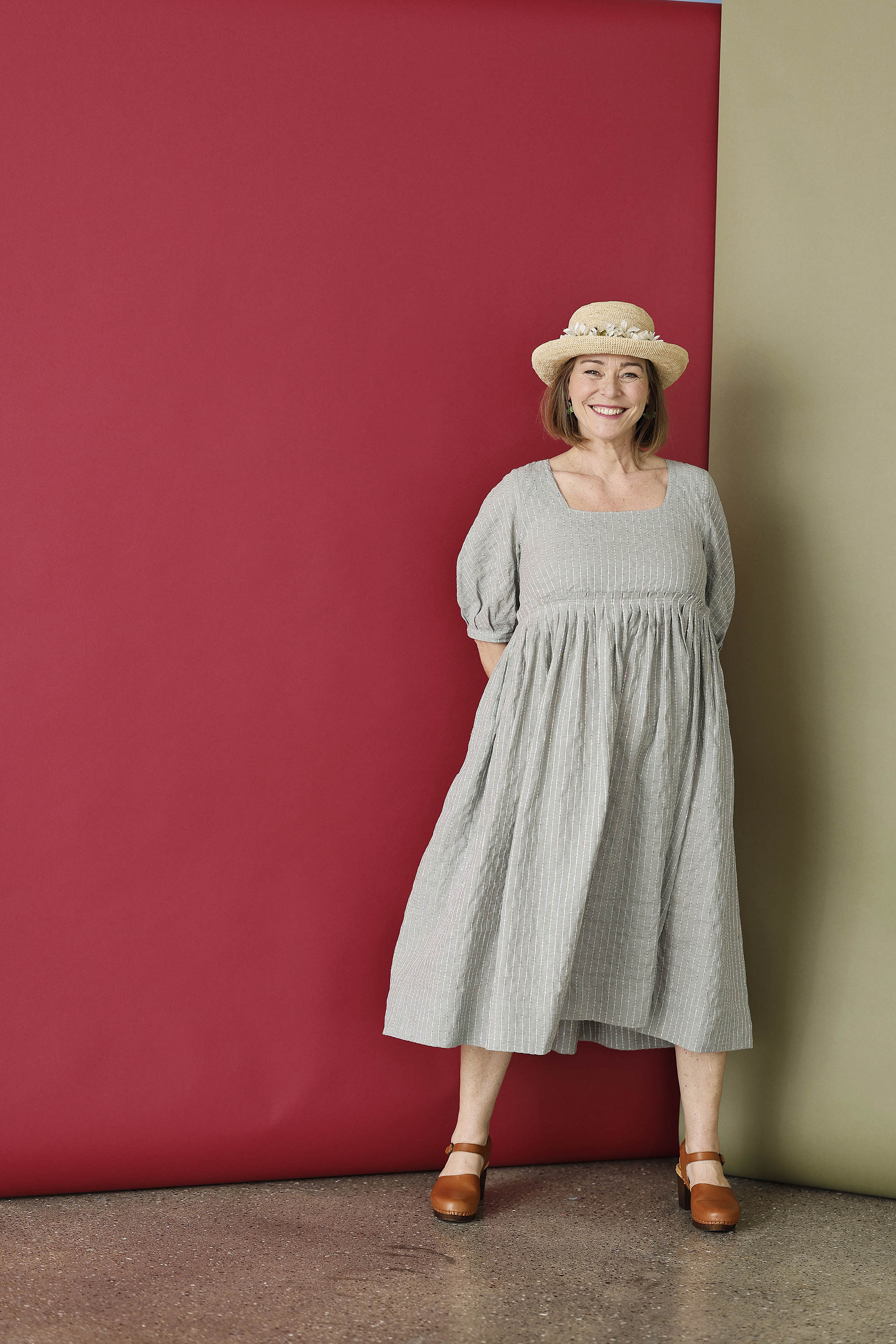 Feminine dress in light blue linen/cotton with sequins