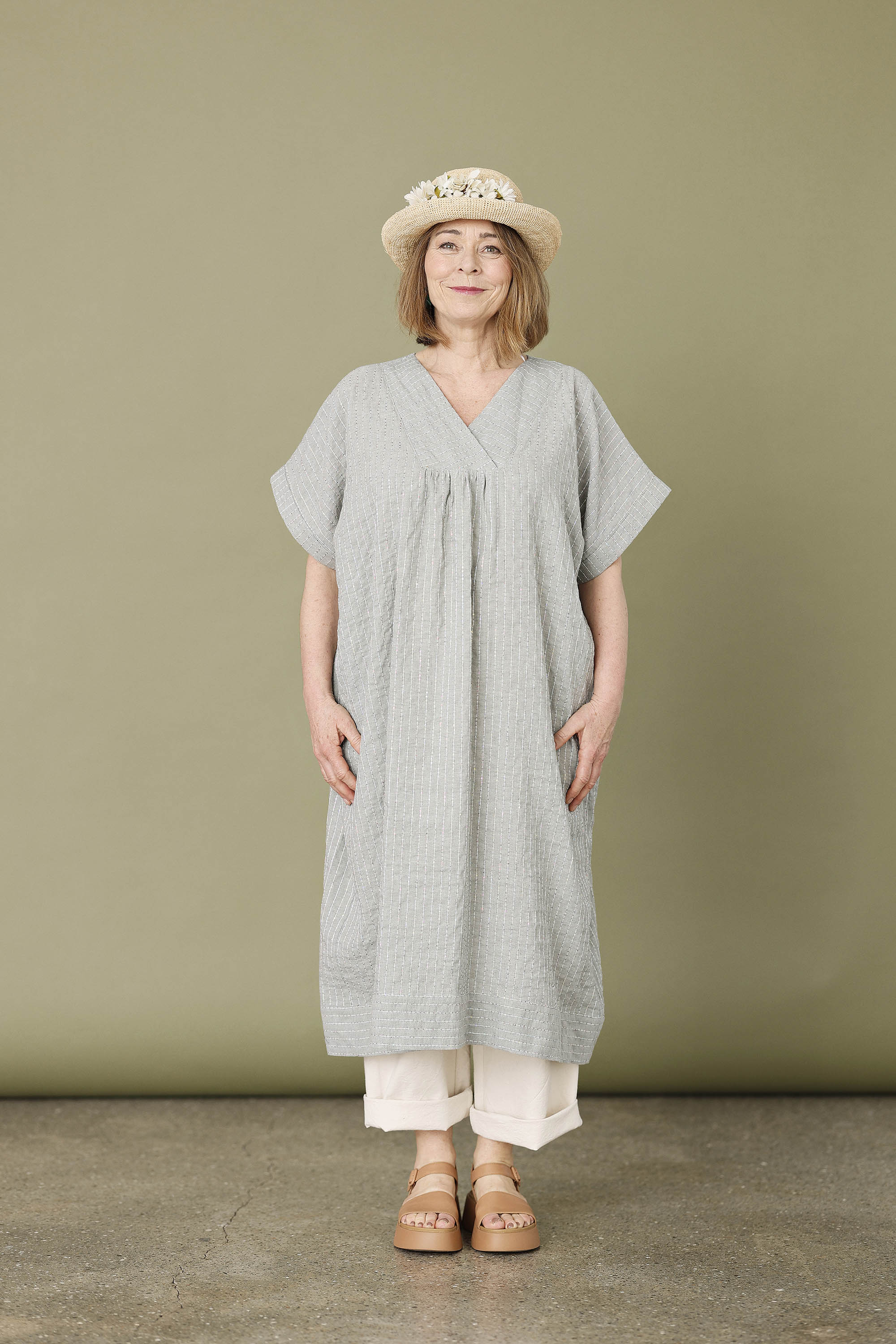 Light blue caftan dress in linen/cotton with sequins