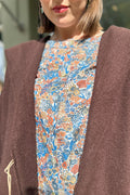 Bluse med fint ikonisk brun/blå liberty print