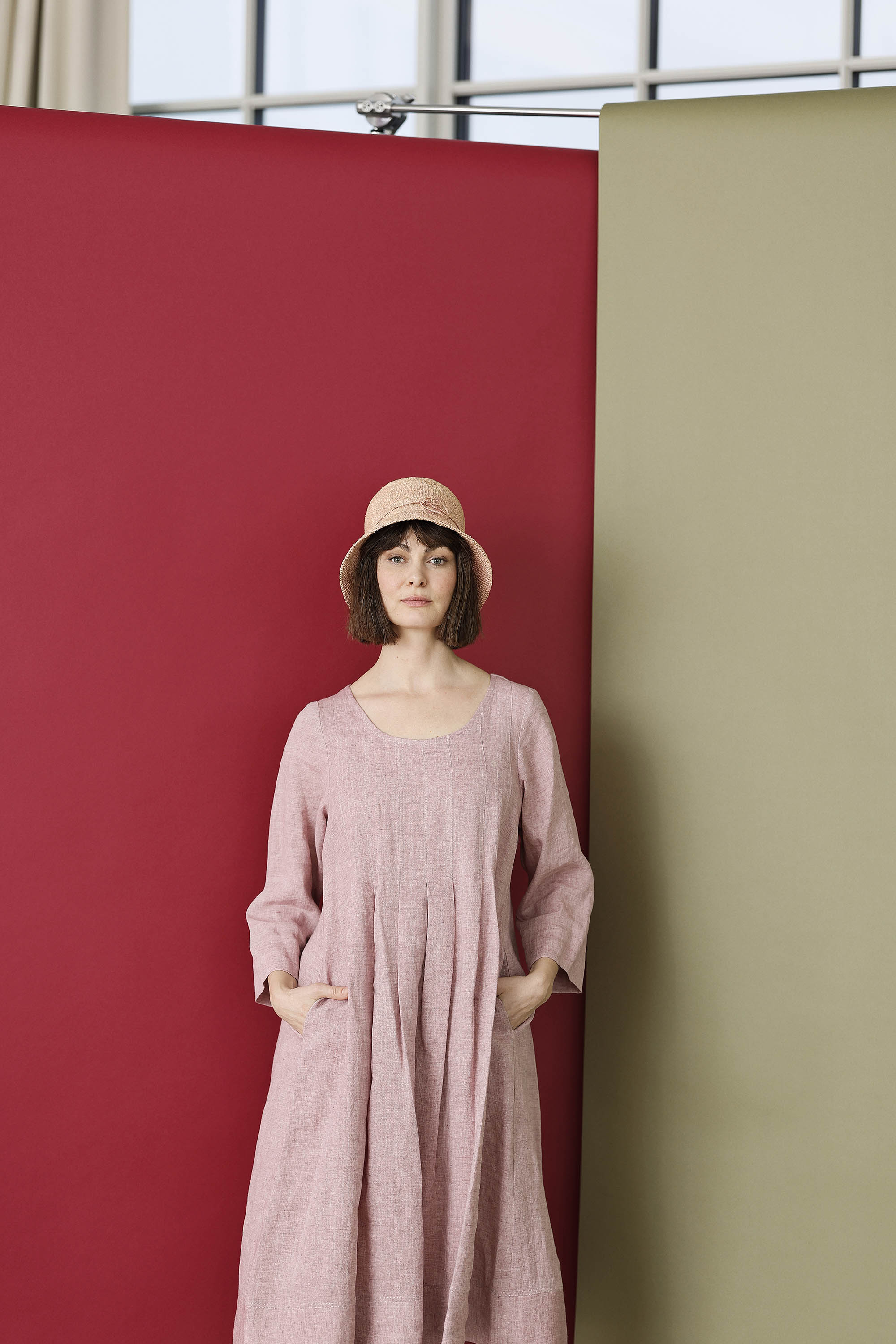 Pink linen dress with pleats