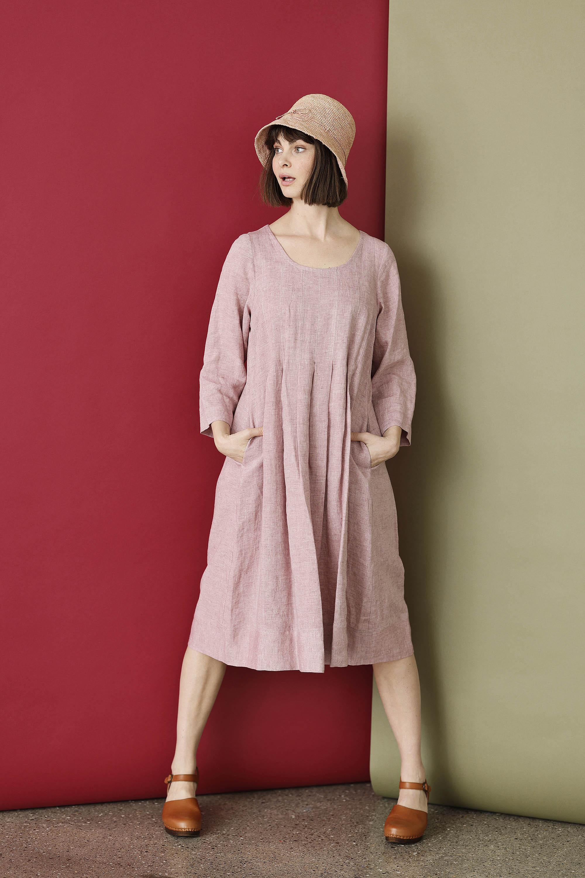 Pink linen dress with pleats
