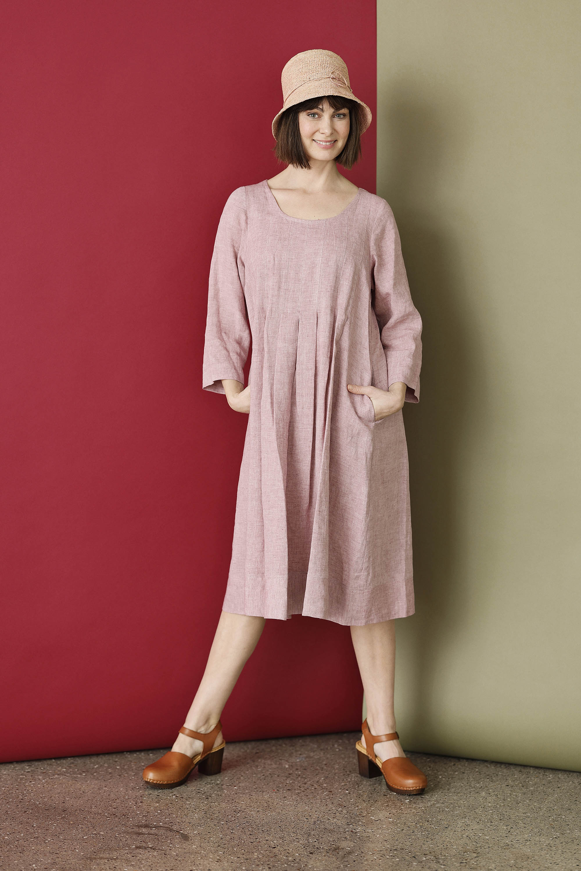 Pink linen dress with pleats